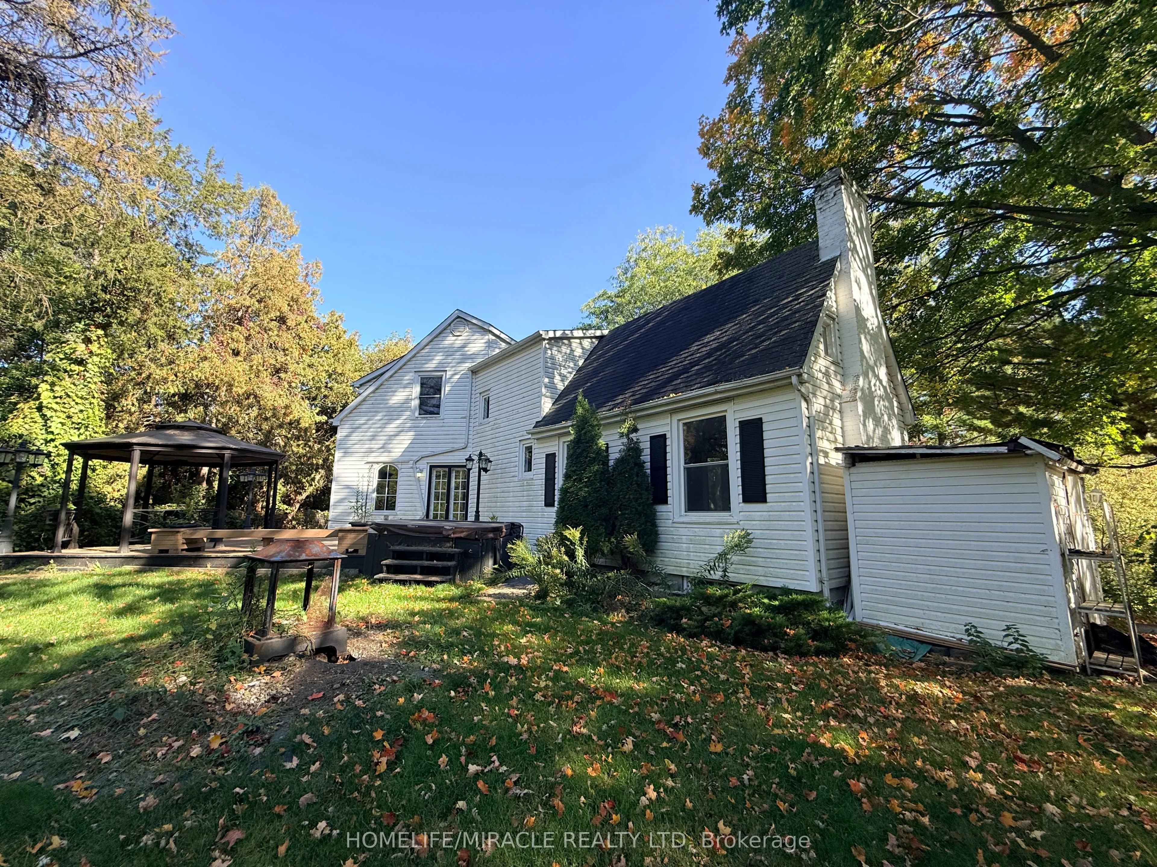 10 Yorkton Boulevard