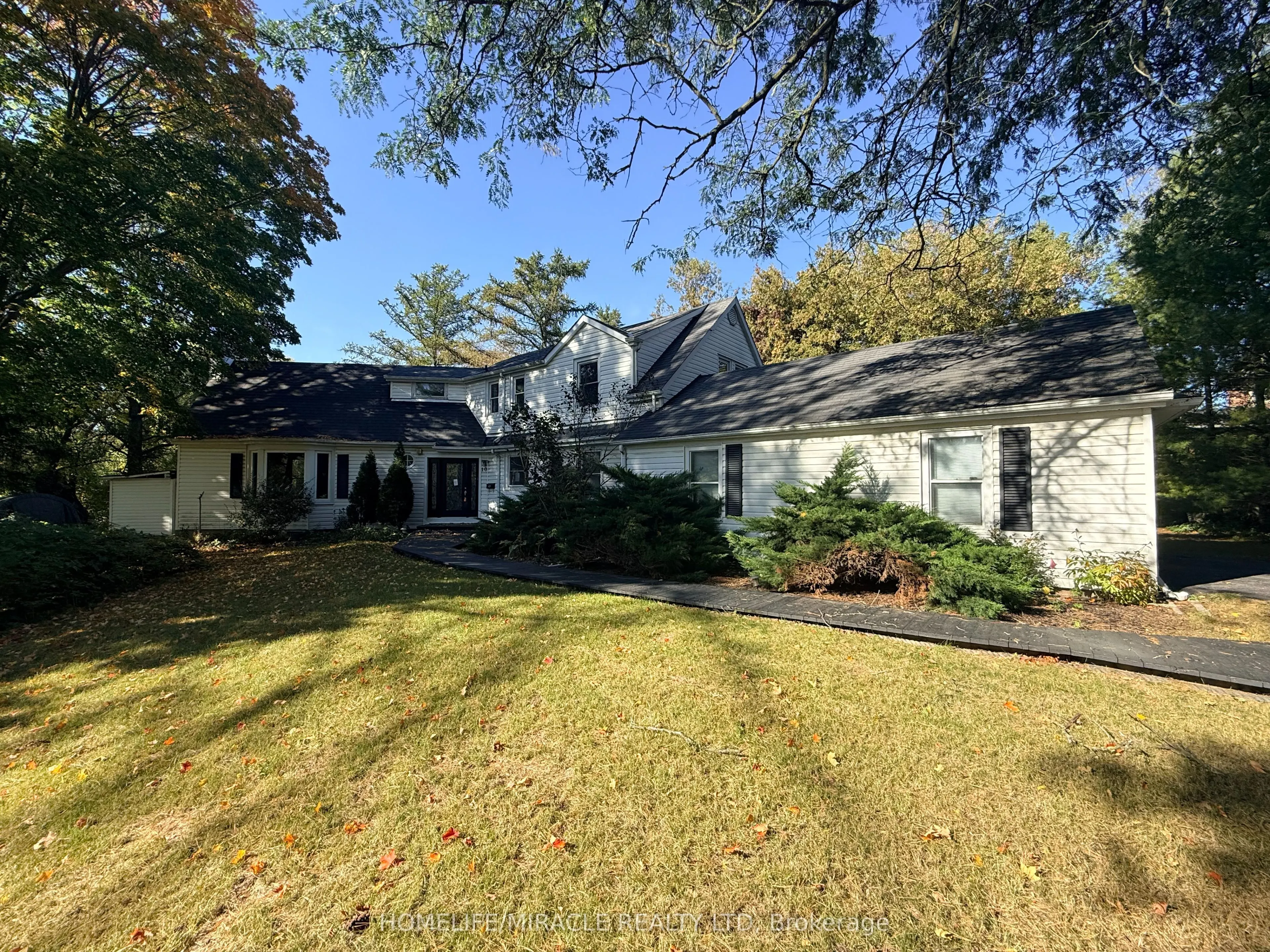 10 Yorkton Boulevard
