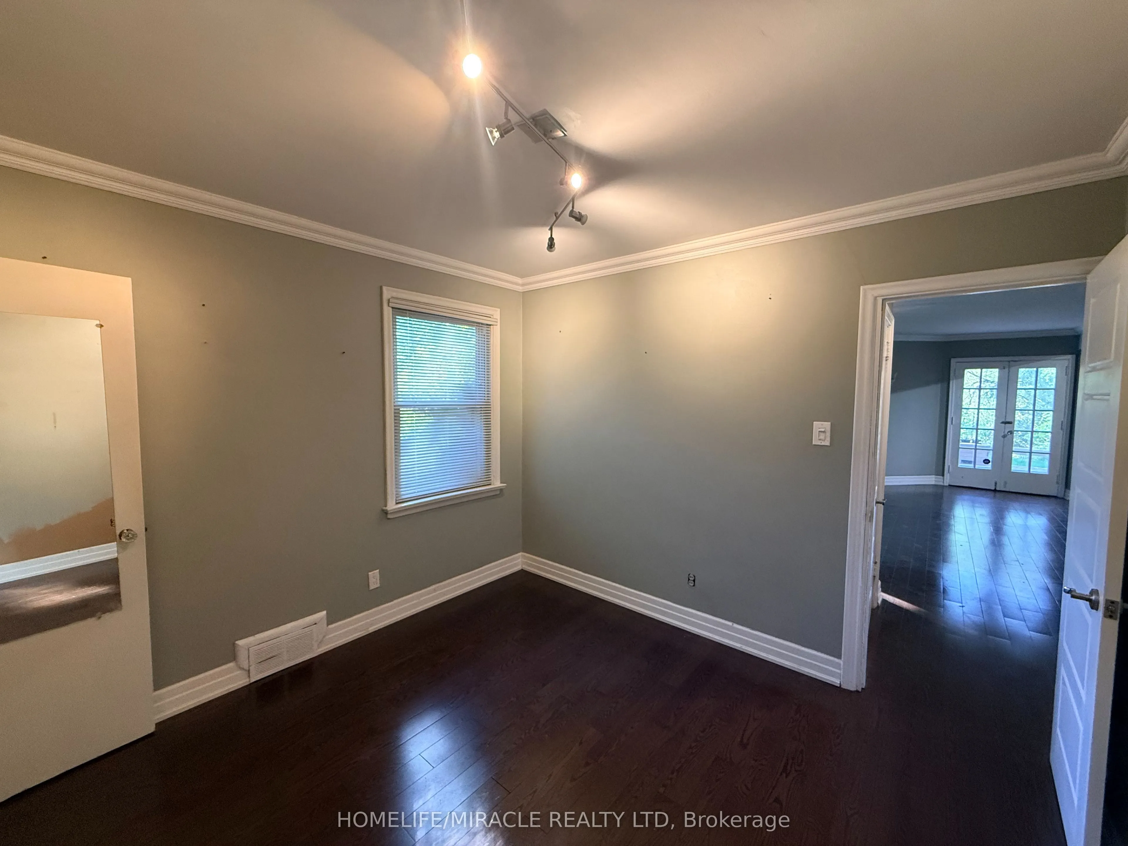 10 Yorkton Boulevard