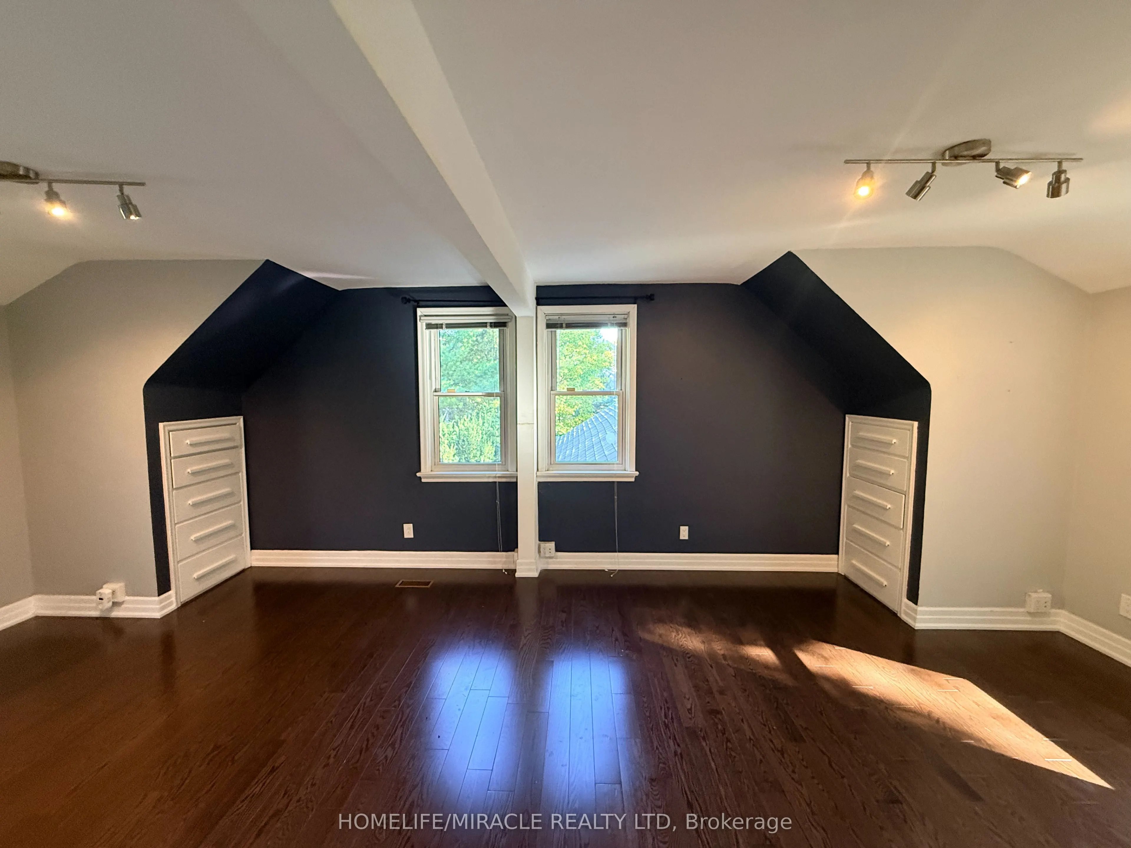 10 Yorkton Boulevard