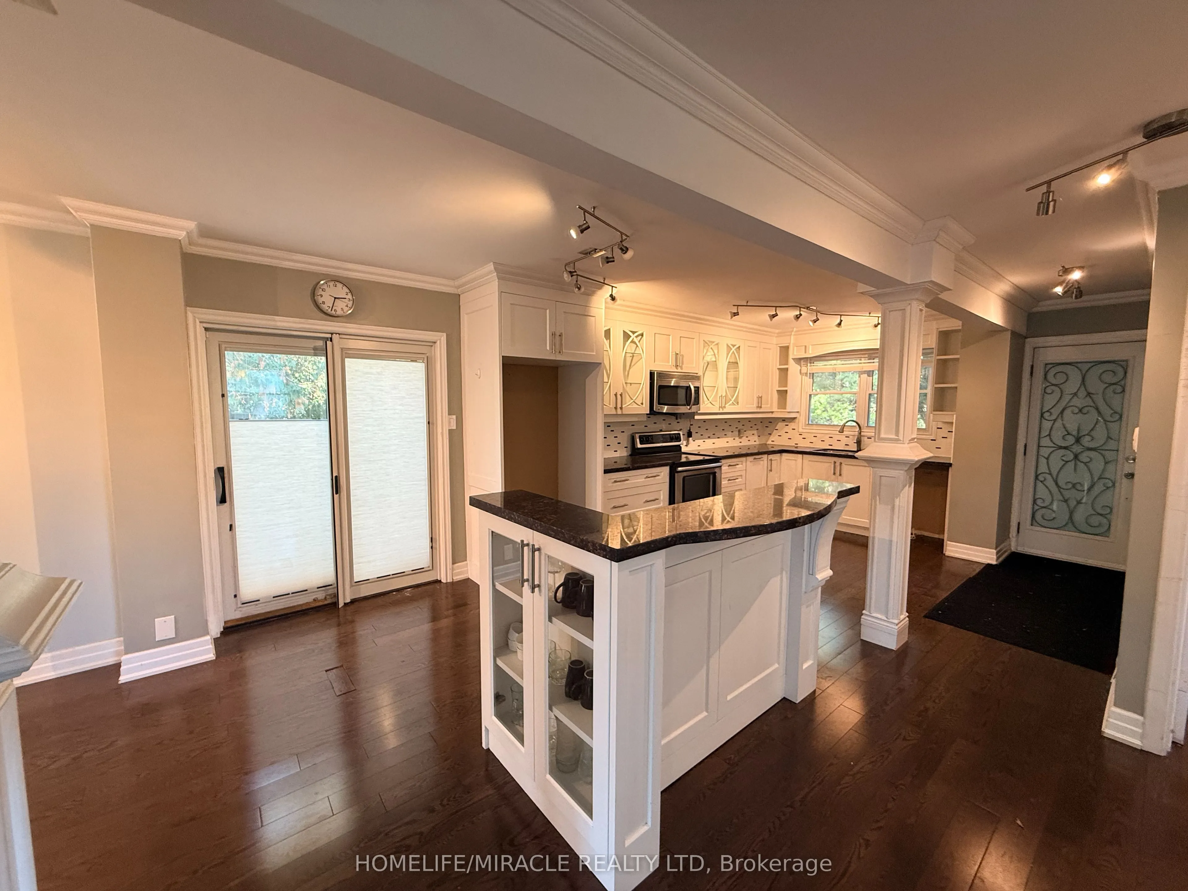 10 Yorkton Boulevard