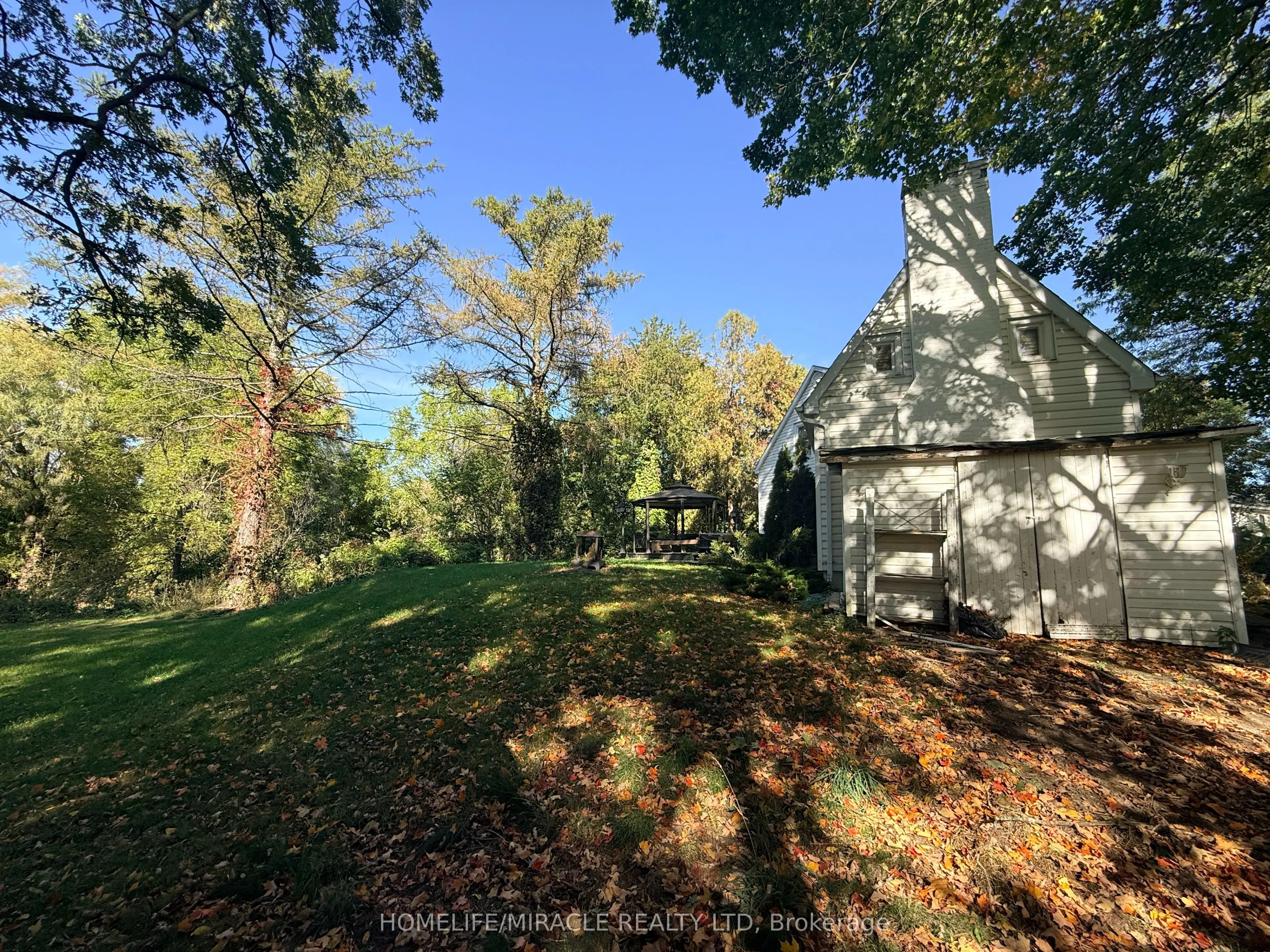 10 Yorkton Boulevard