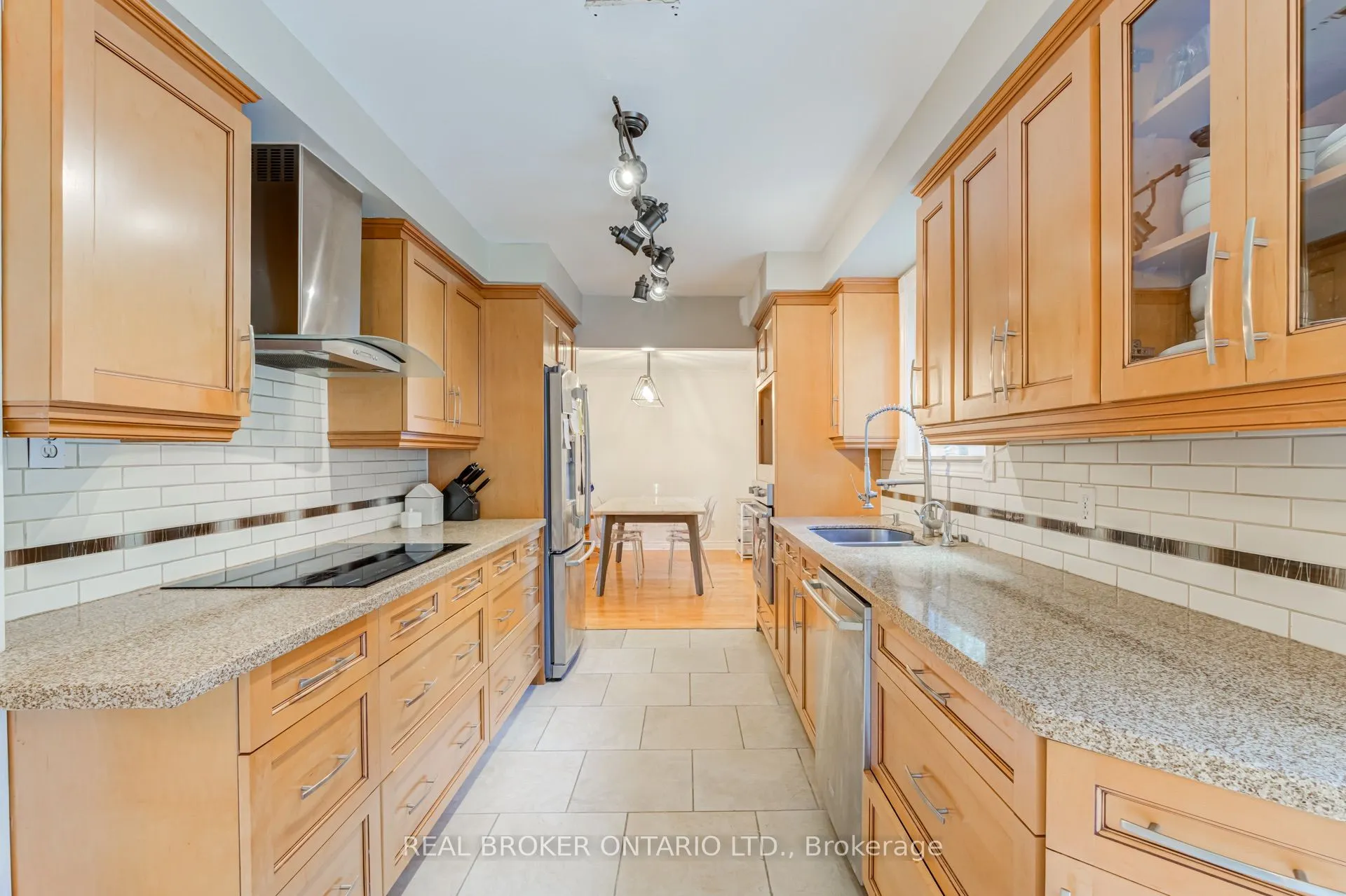 96 Rutledge Avenue