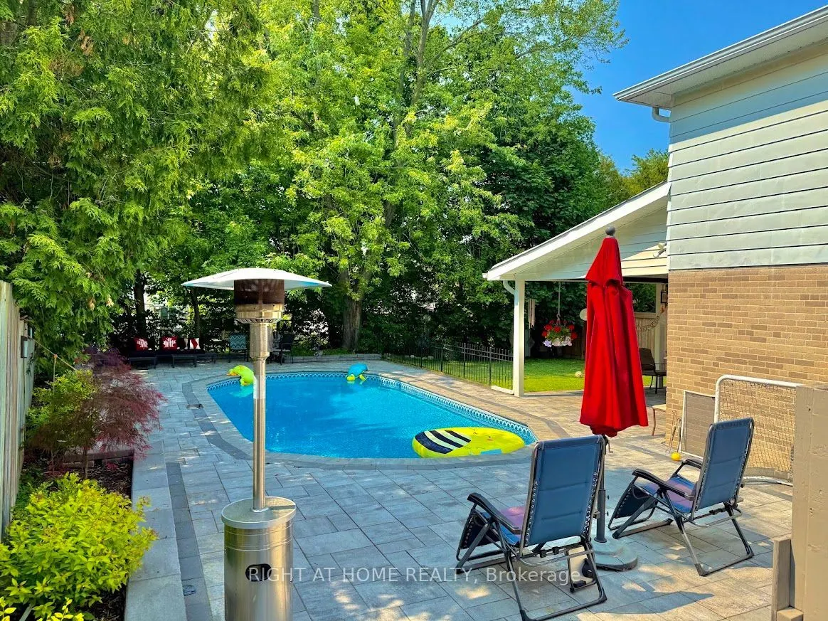315 Roywood Crescent