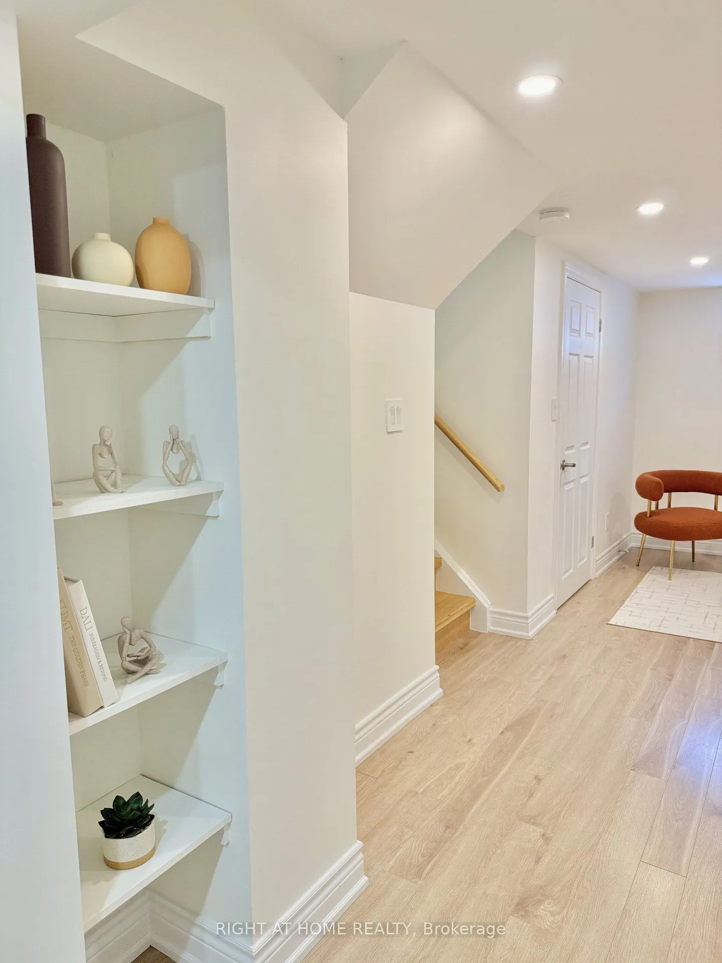 315 Roywood Crescent
