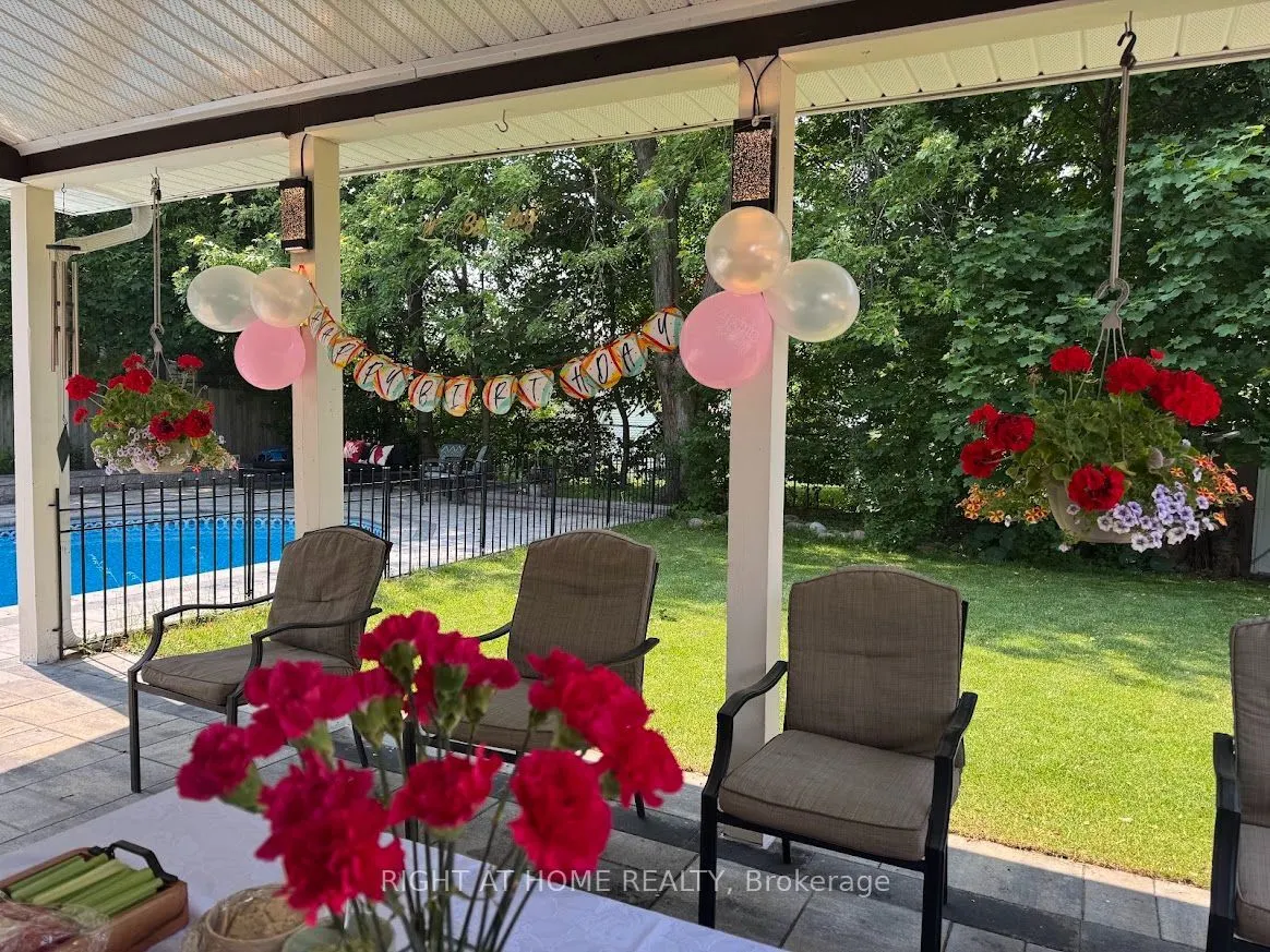315 Roywood Crescent