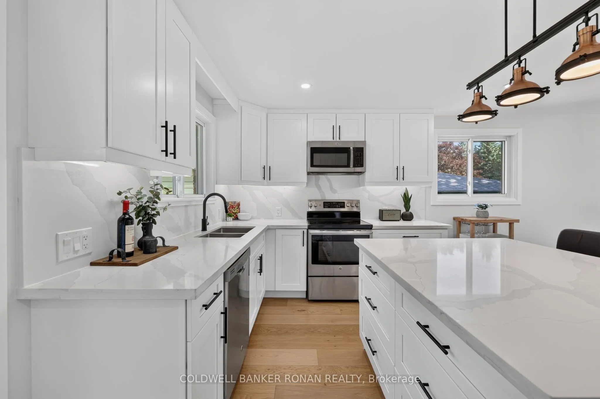 124 King Street S