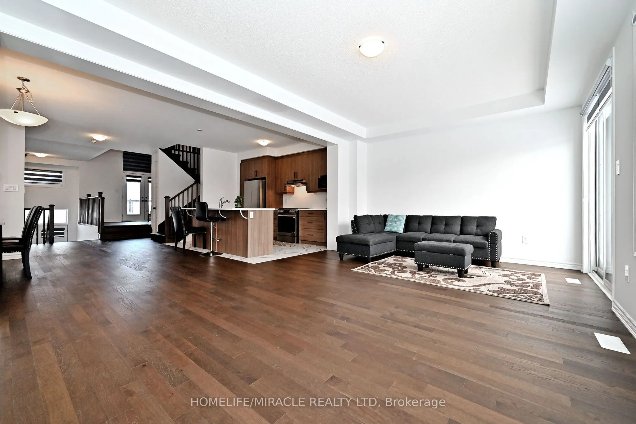 689 Mika Street