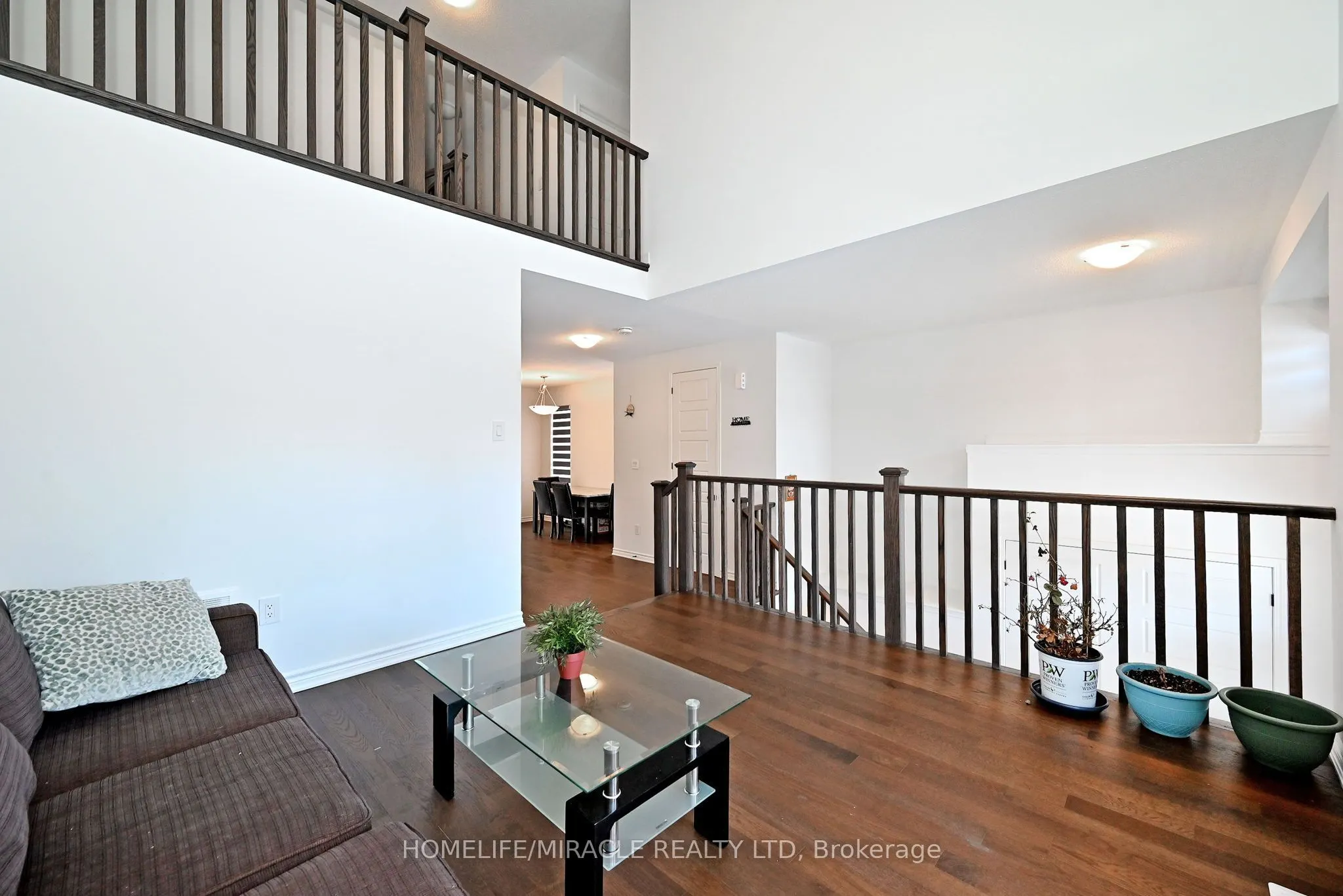 689 Mika Street