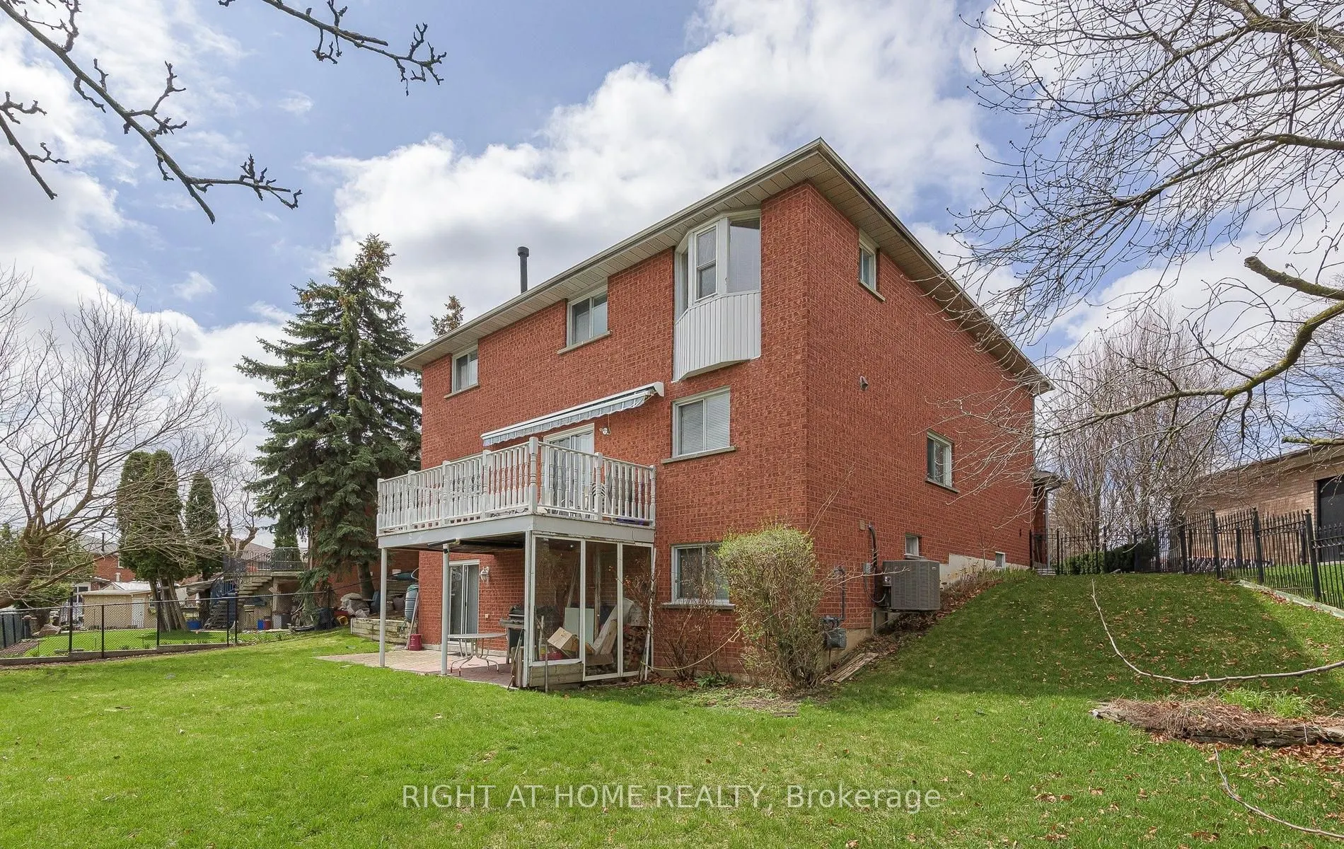 19 Western Skies Court