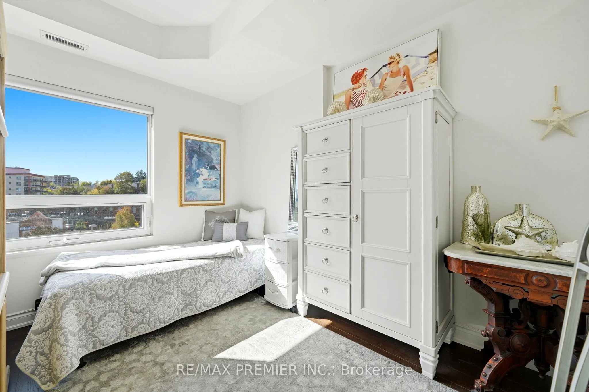 86 Woodbridge Avenue #303
