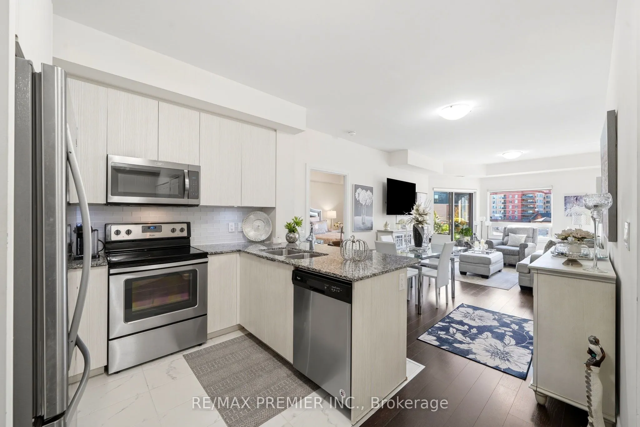 86 Woodbridge Avenue #303