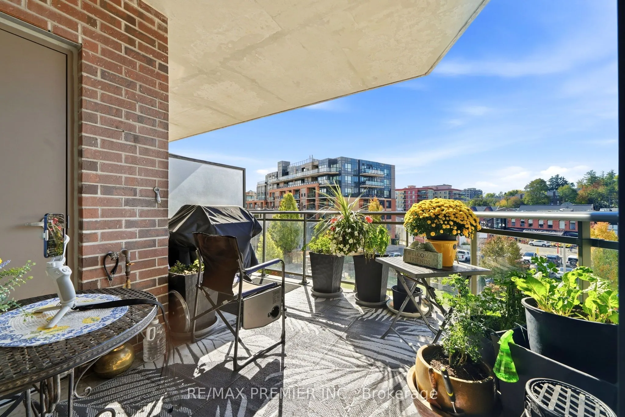 86 Woodbridge Avenue #303