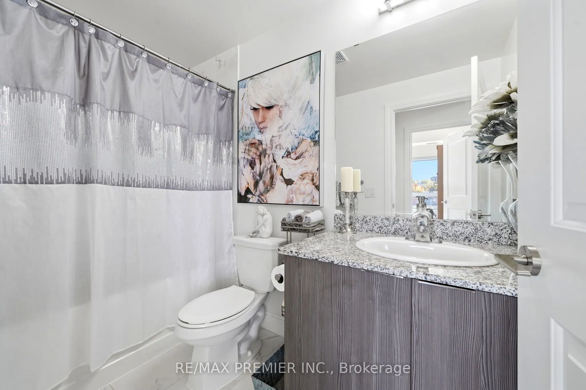 86 Woodbridge Avenue #303