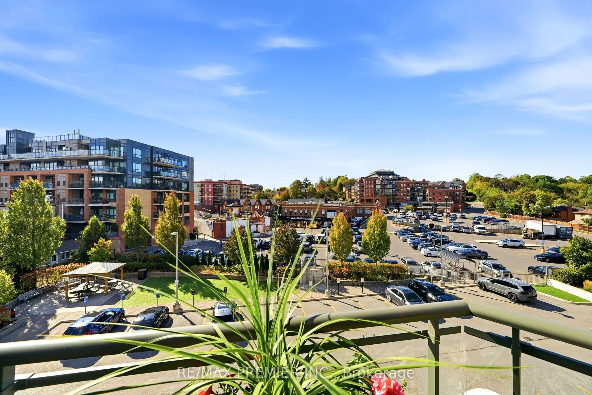 86 Woodbridge Avenue #303