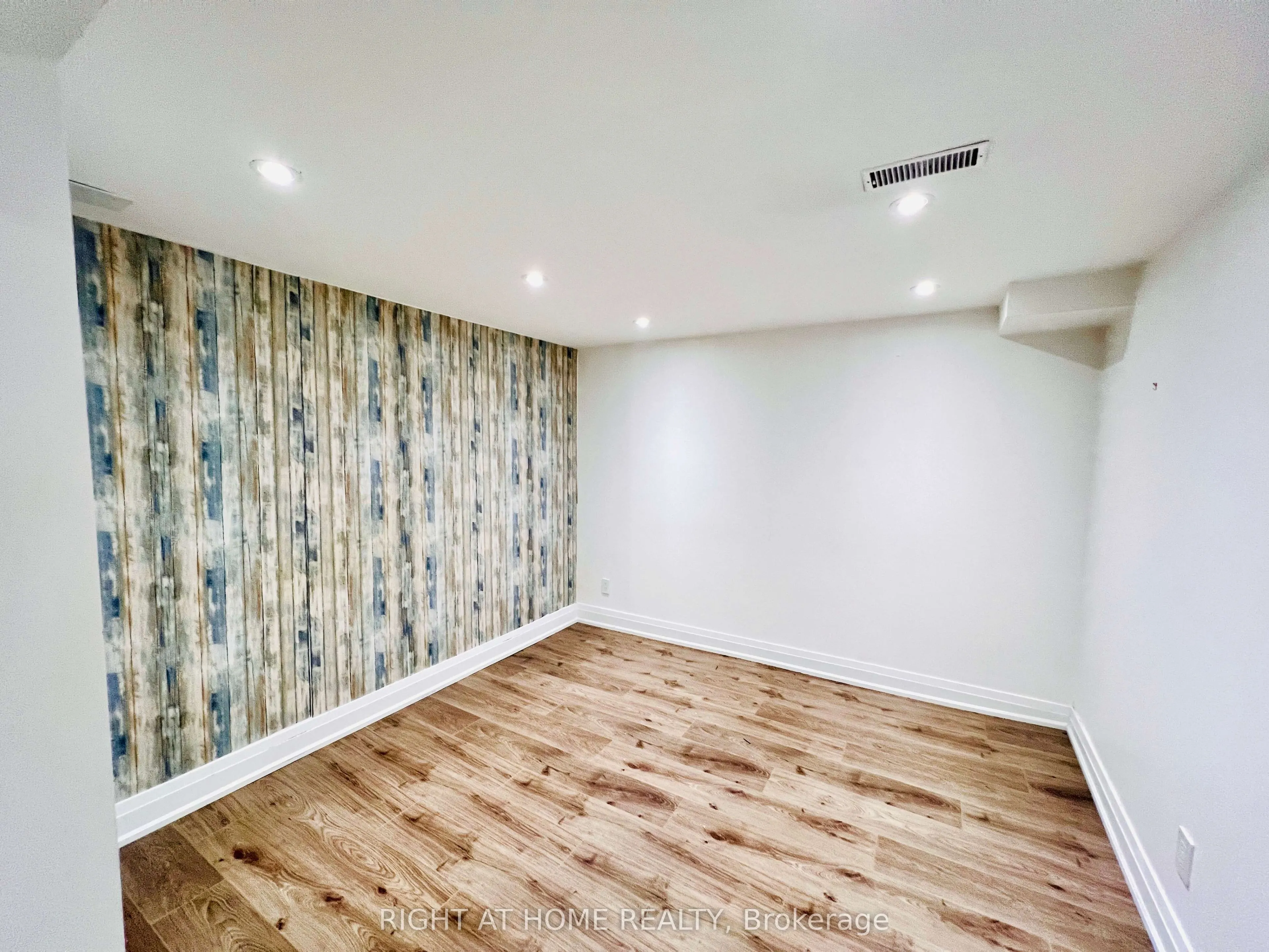 136 Don Head Village Boulevard #Basement