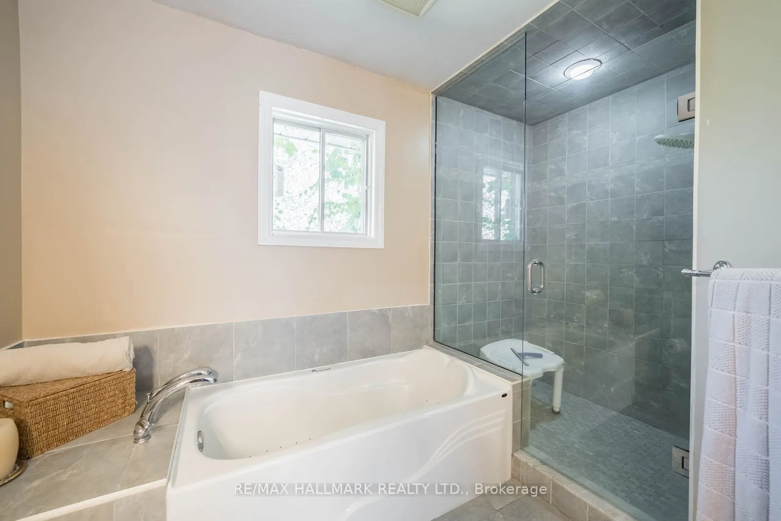 18 Whiteville Court
