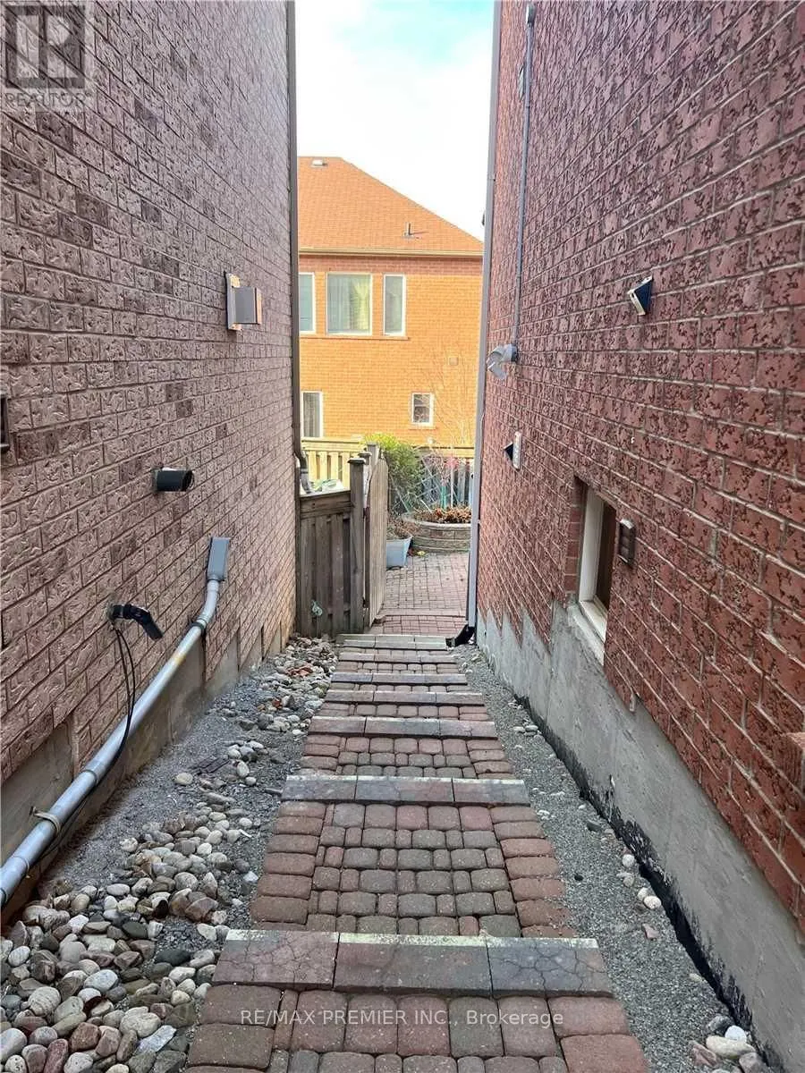 96 Mynden Way
