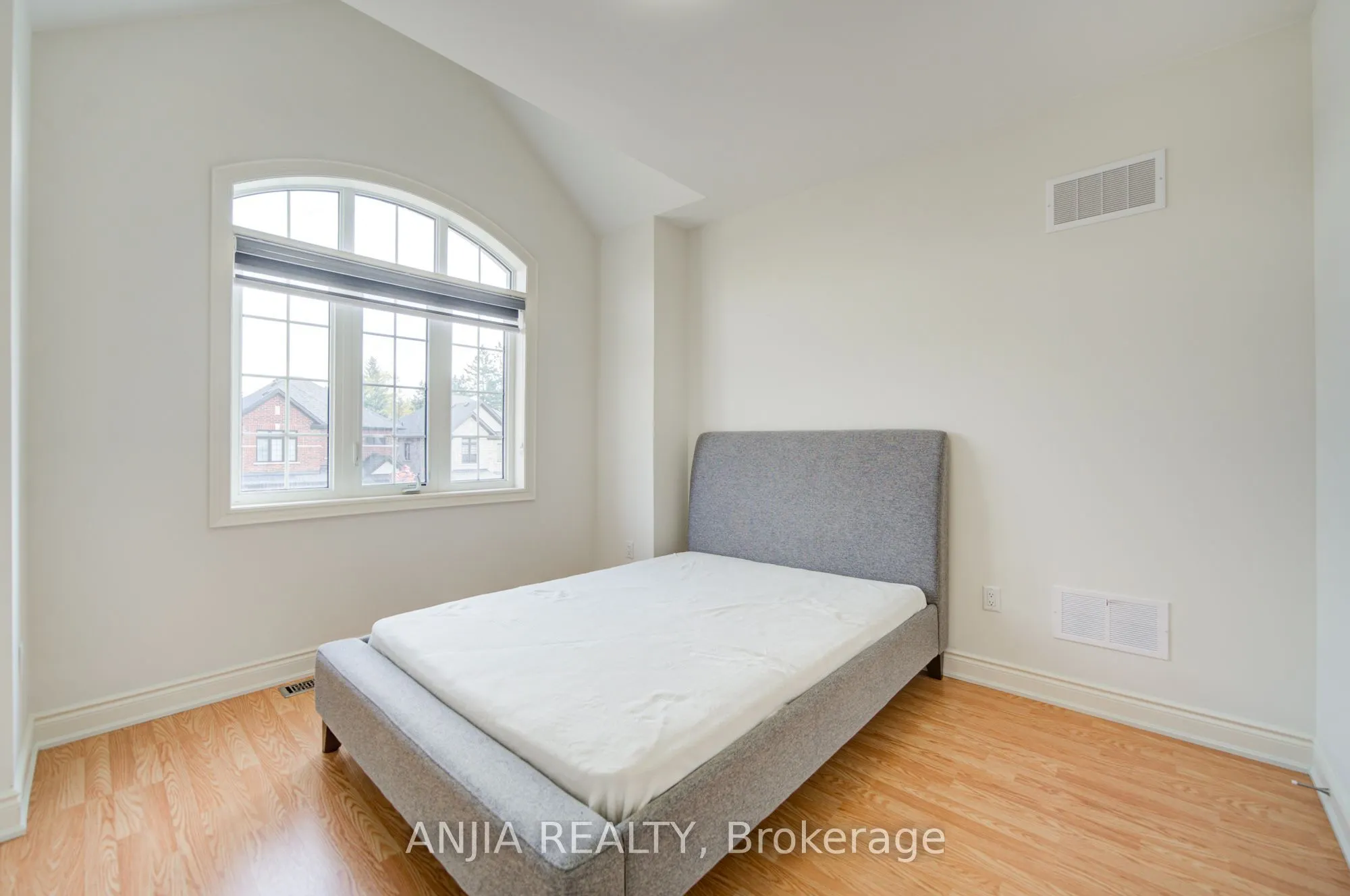 57 Betty May Crescent
