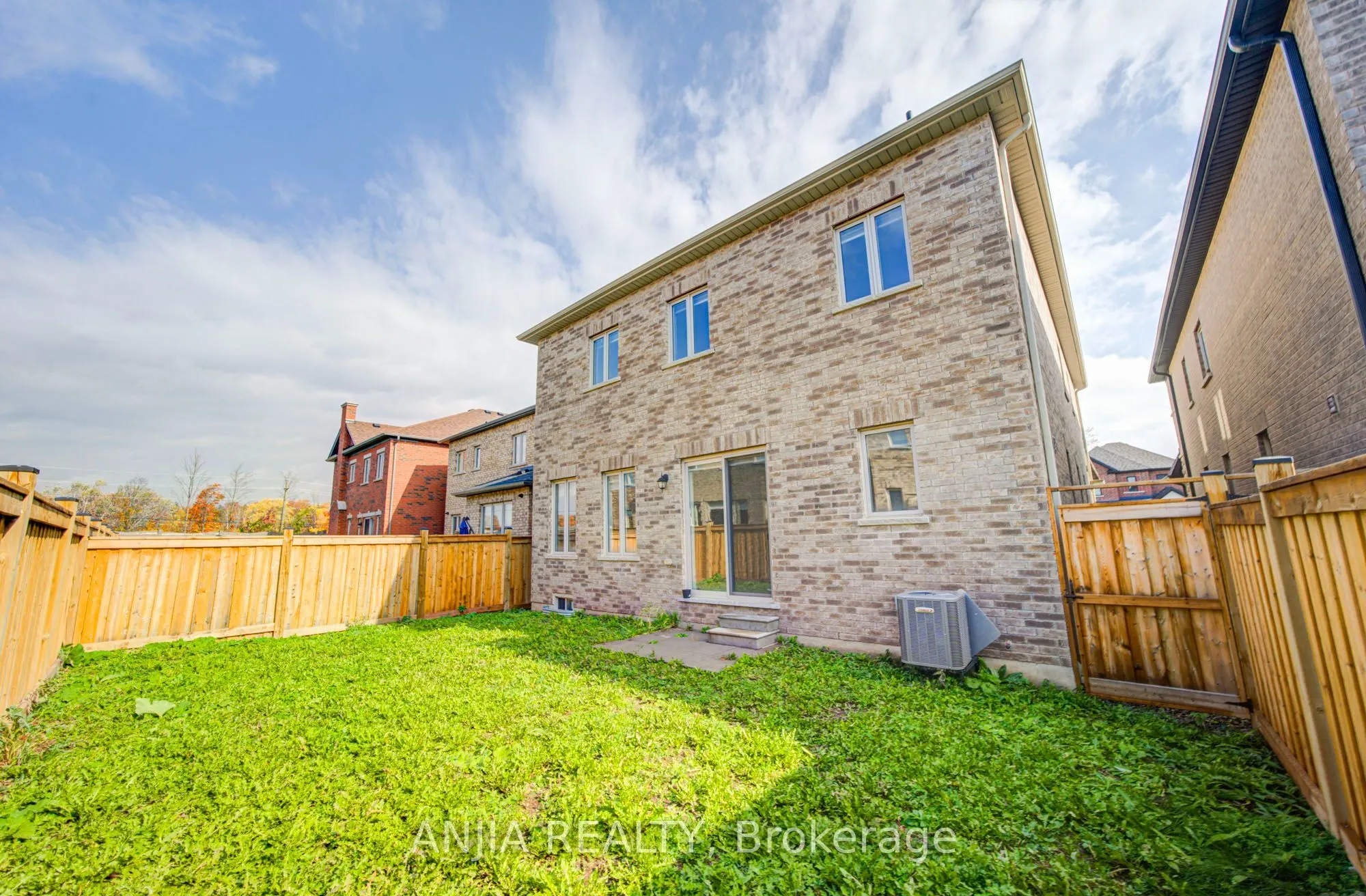 57 Betty May Crescent