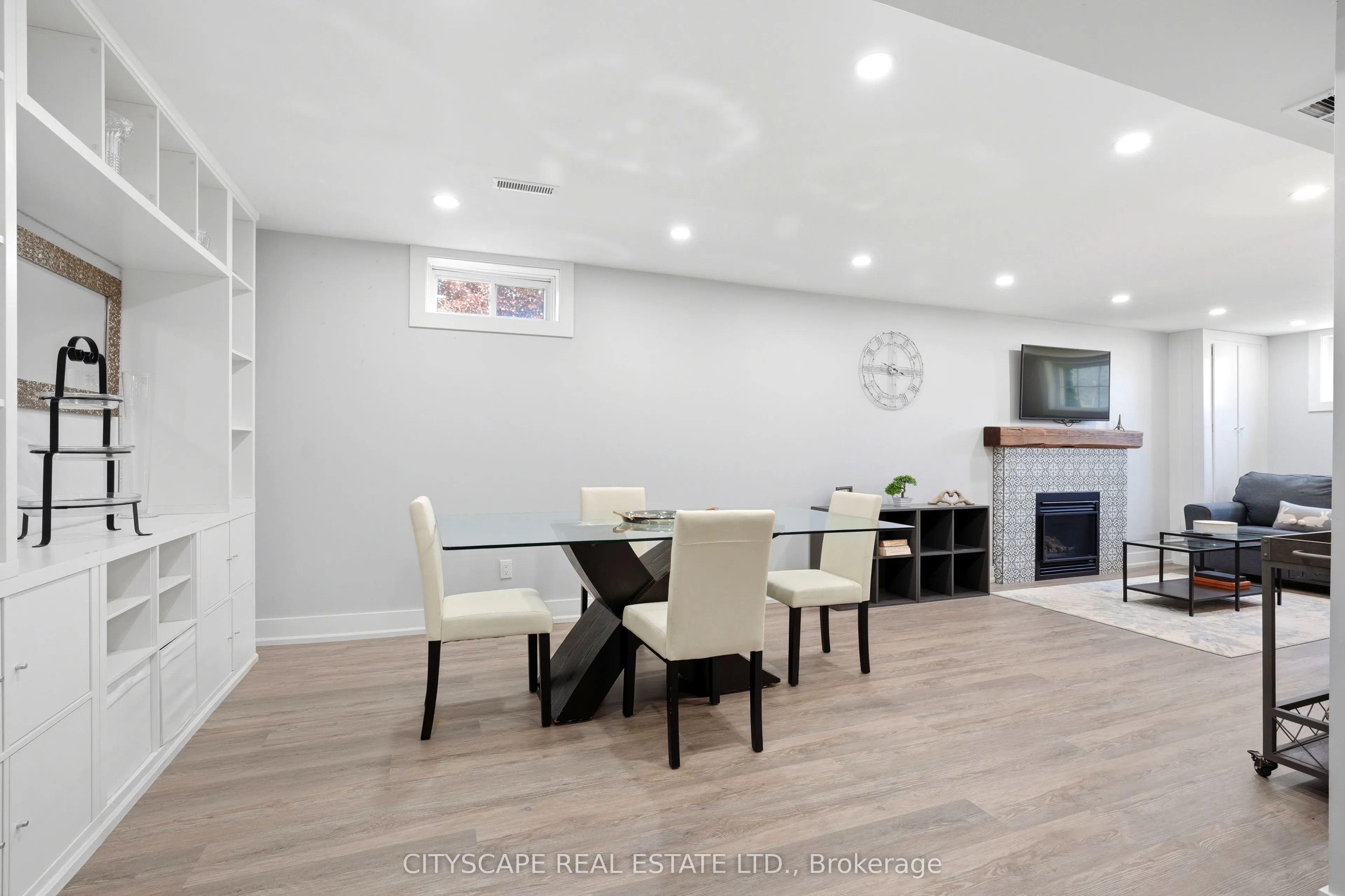 44 Stonehill Boulevard