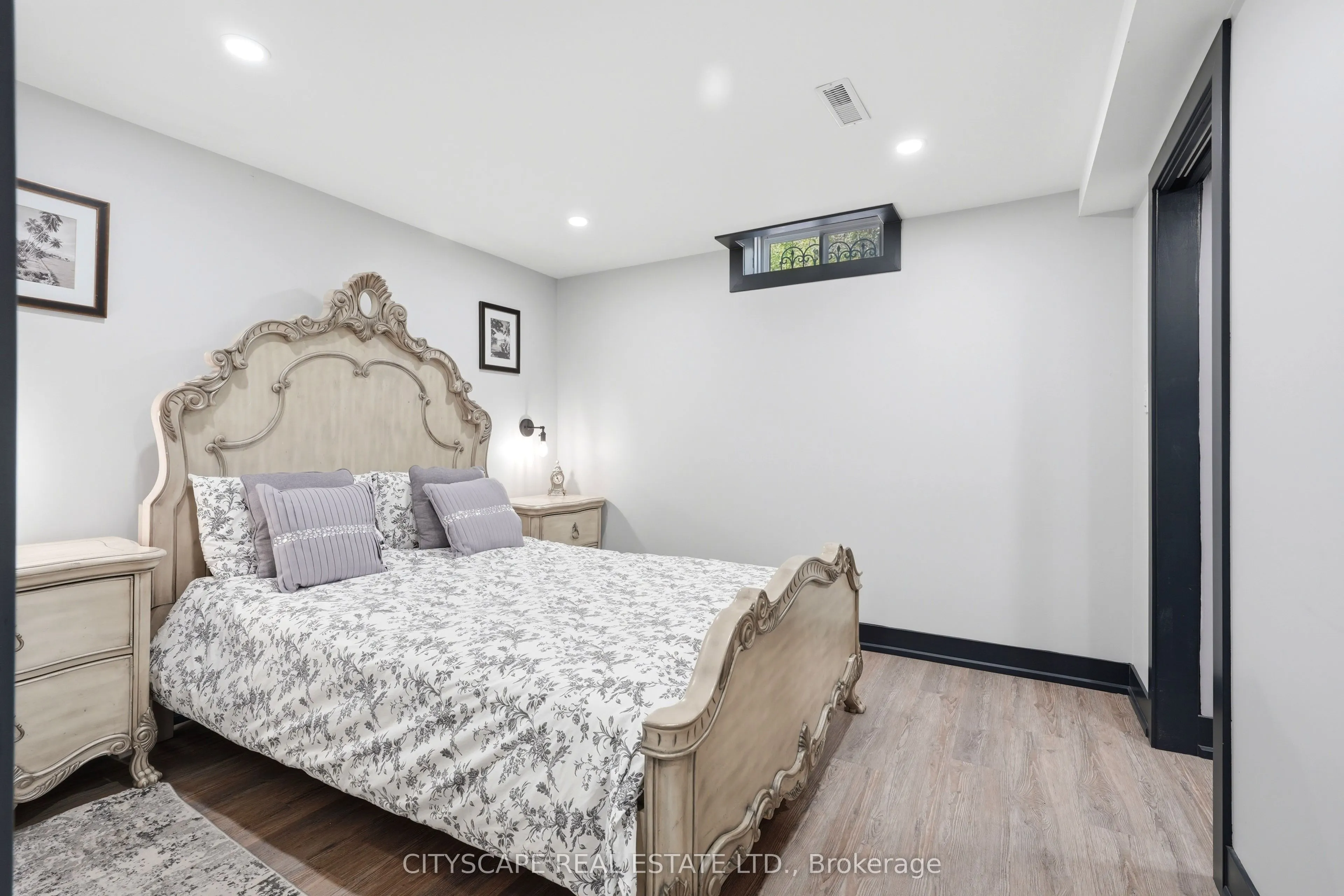 44 Stonehill Boulevard