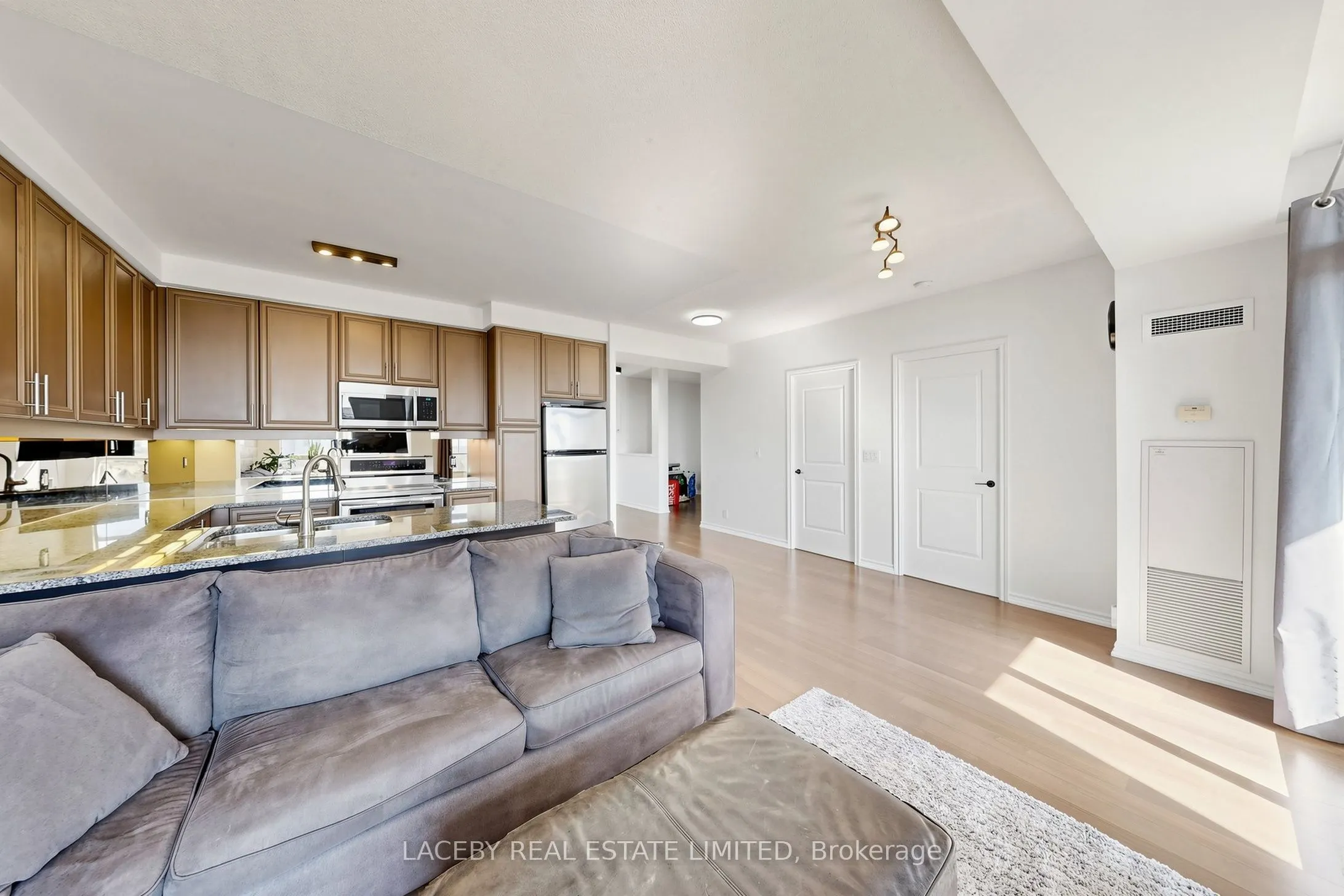 9235 Jane Street #509