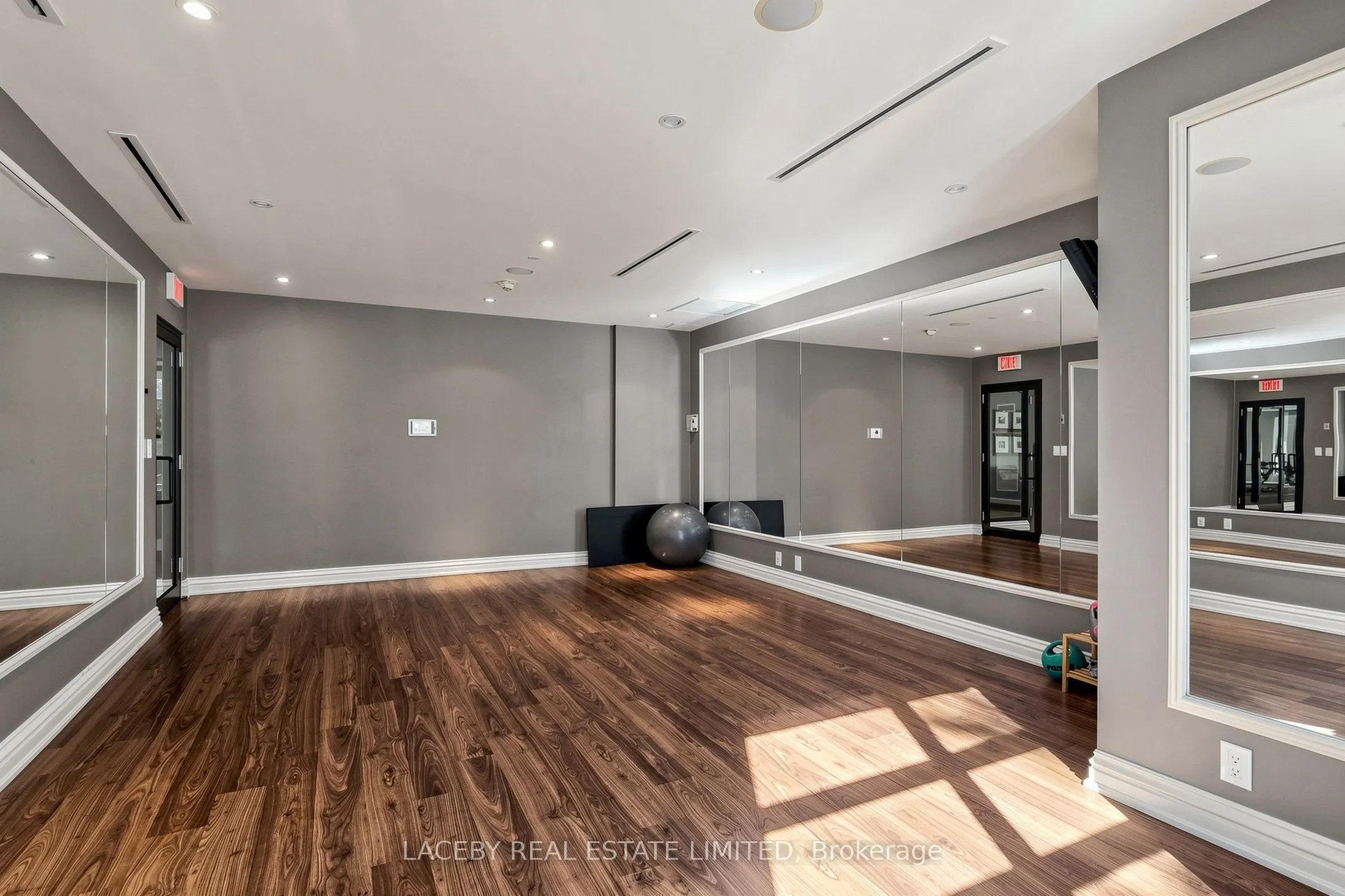 9235 Jane Street #509