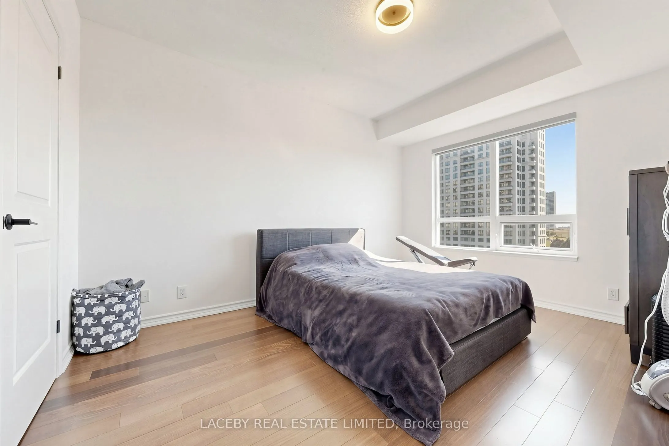 9235 Jane Street #509