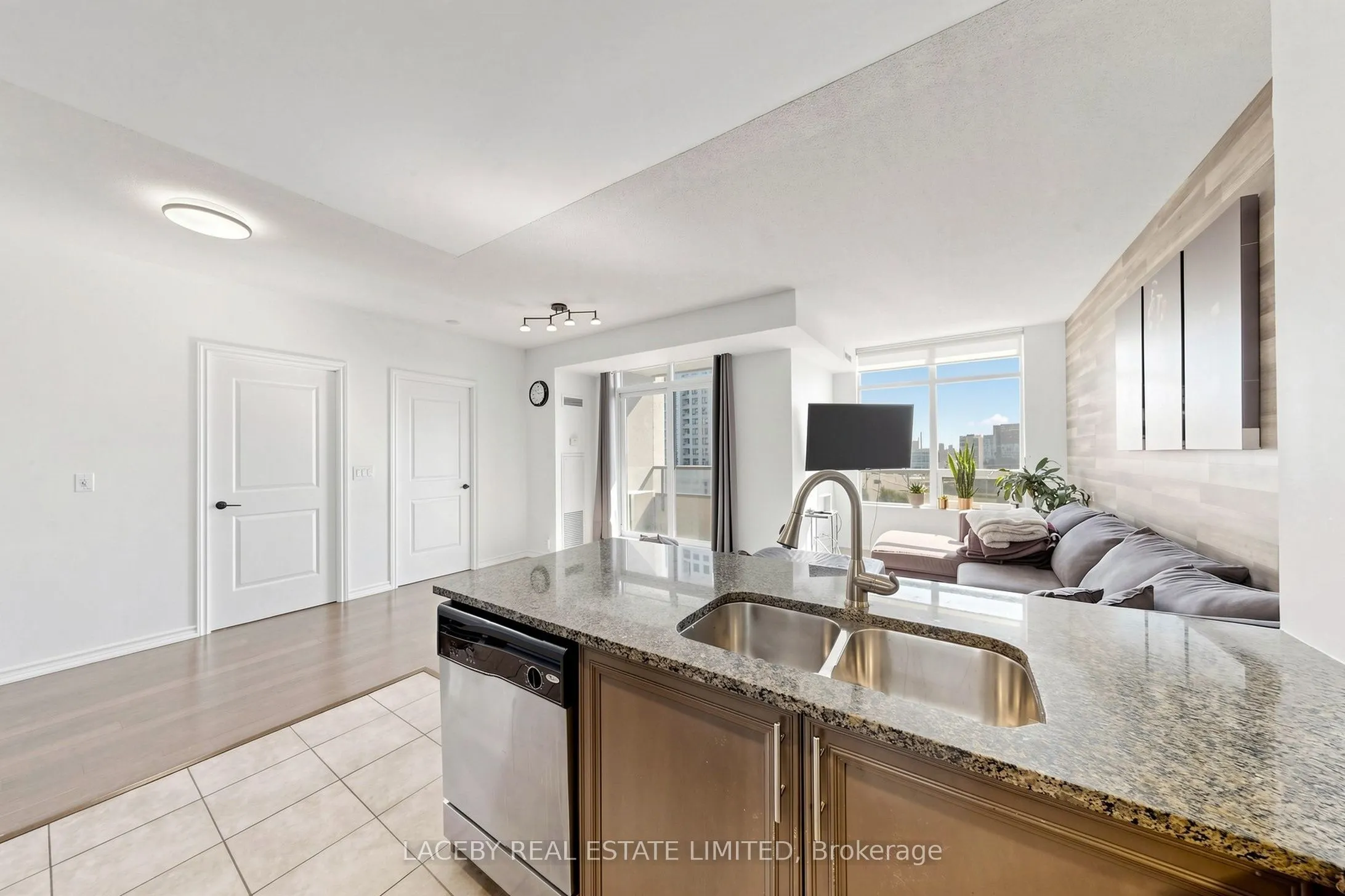 9235 Jane Street #509