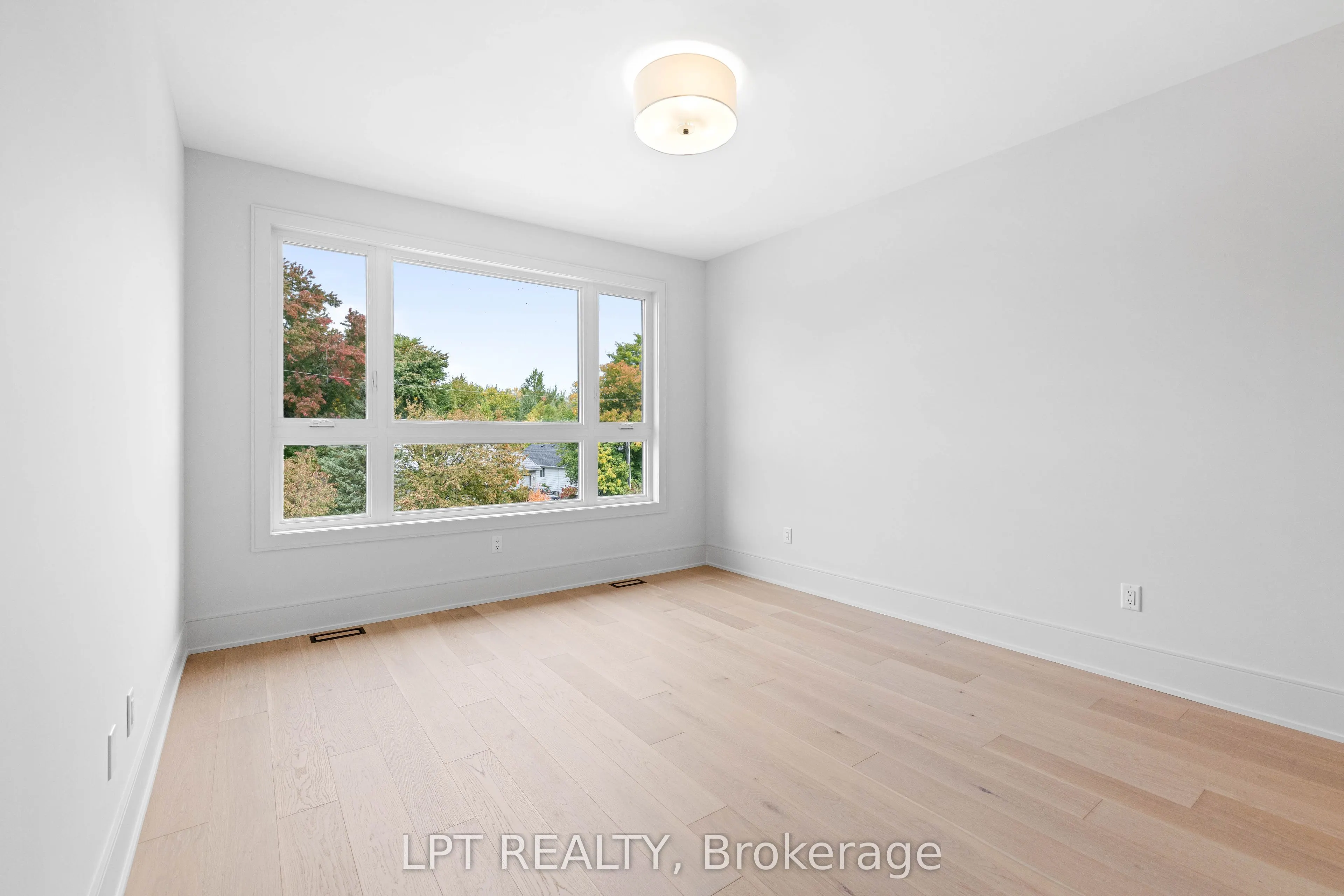 5 Richmond Park Drive