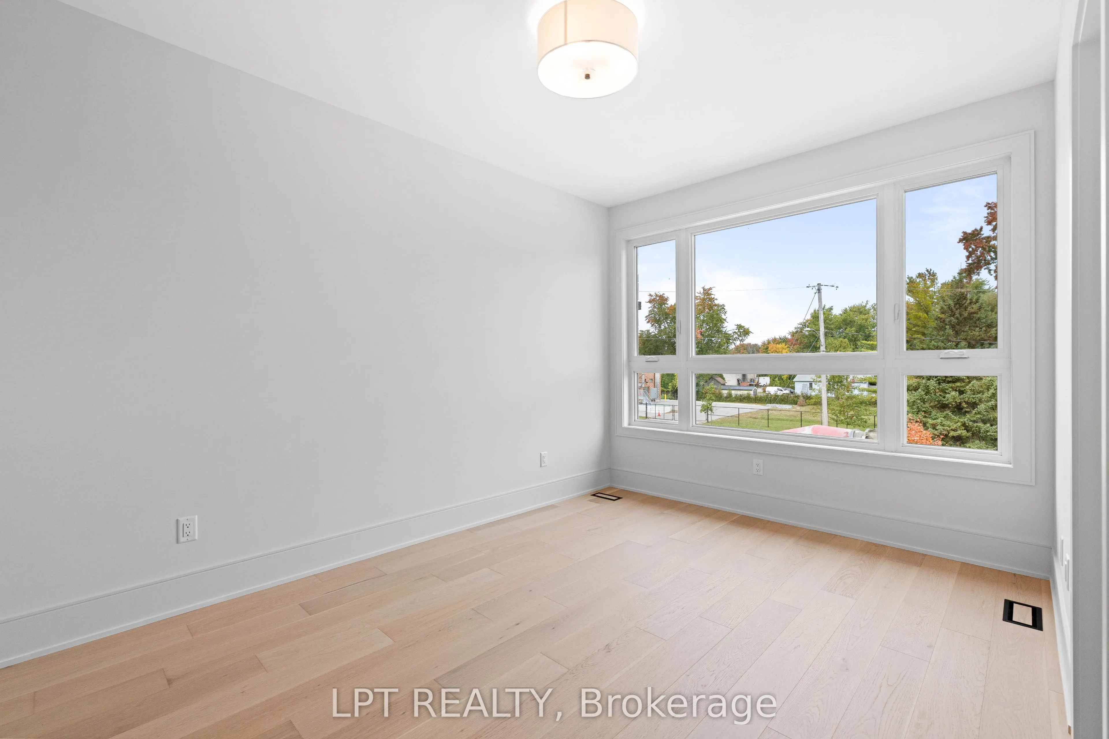 5 Richmond Park Drive