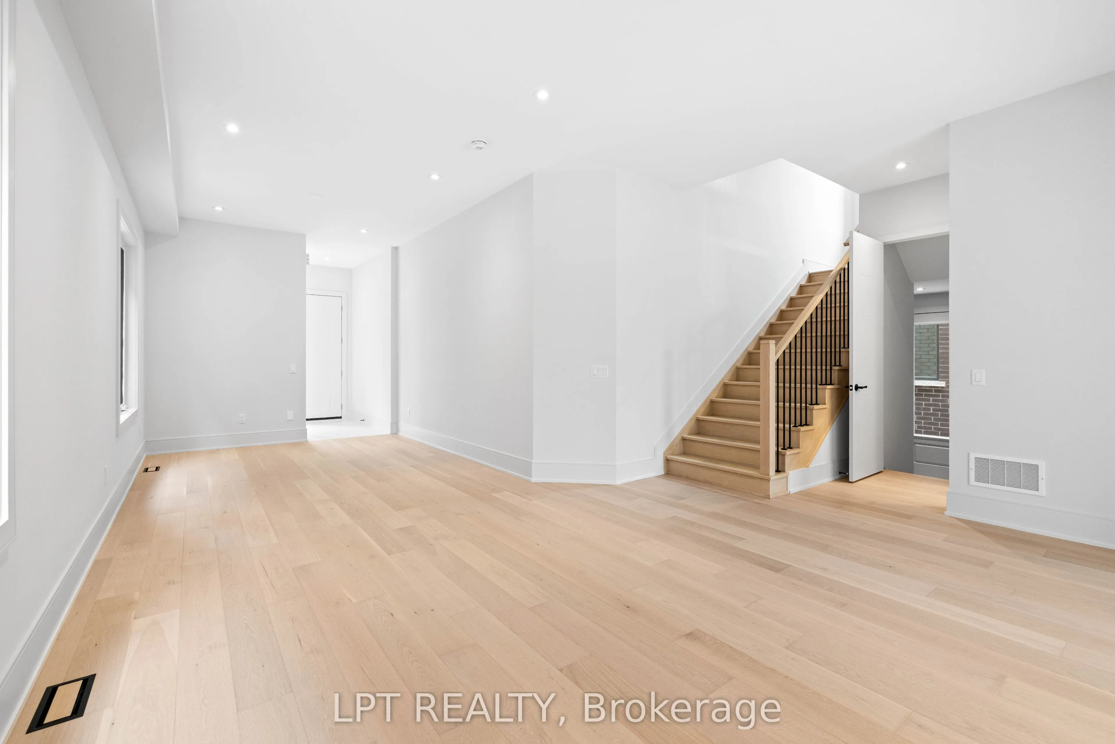 5 Richmond Park Drive
