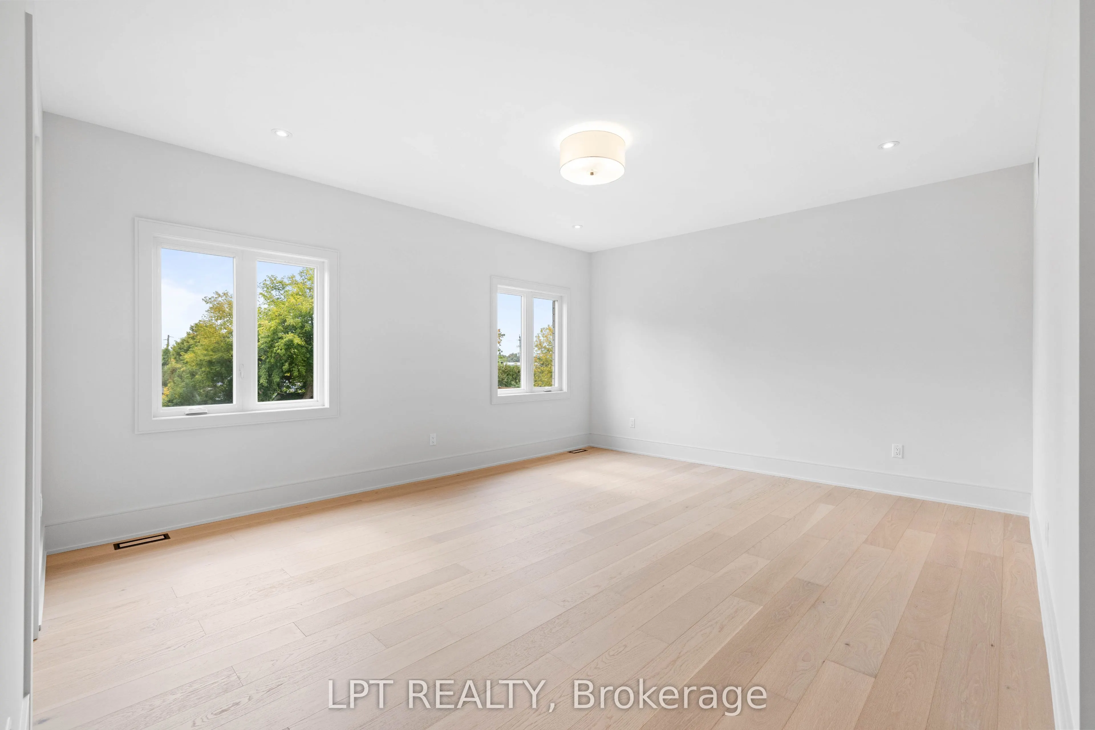 5 Richmond Park Drive