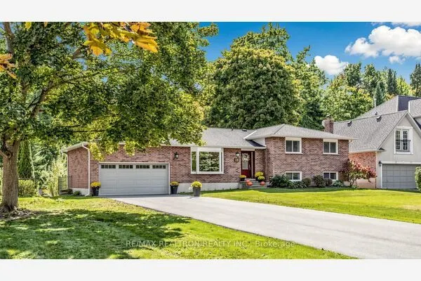 19 Amberglen Court
