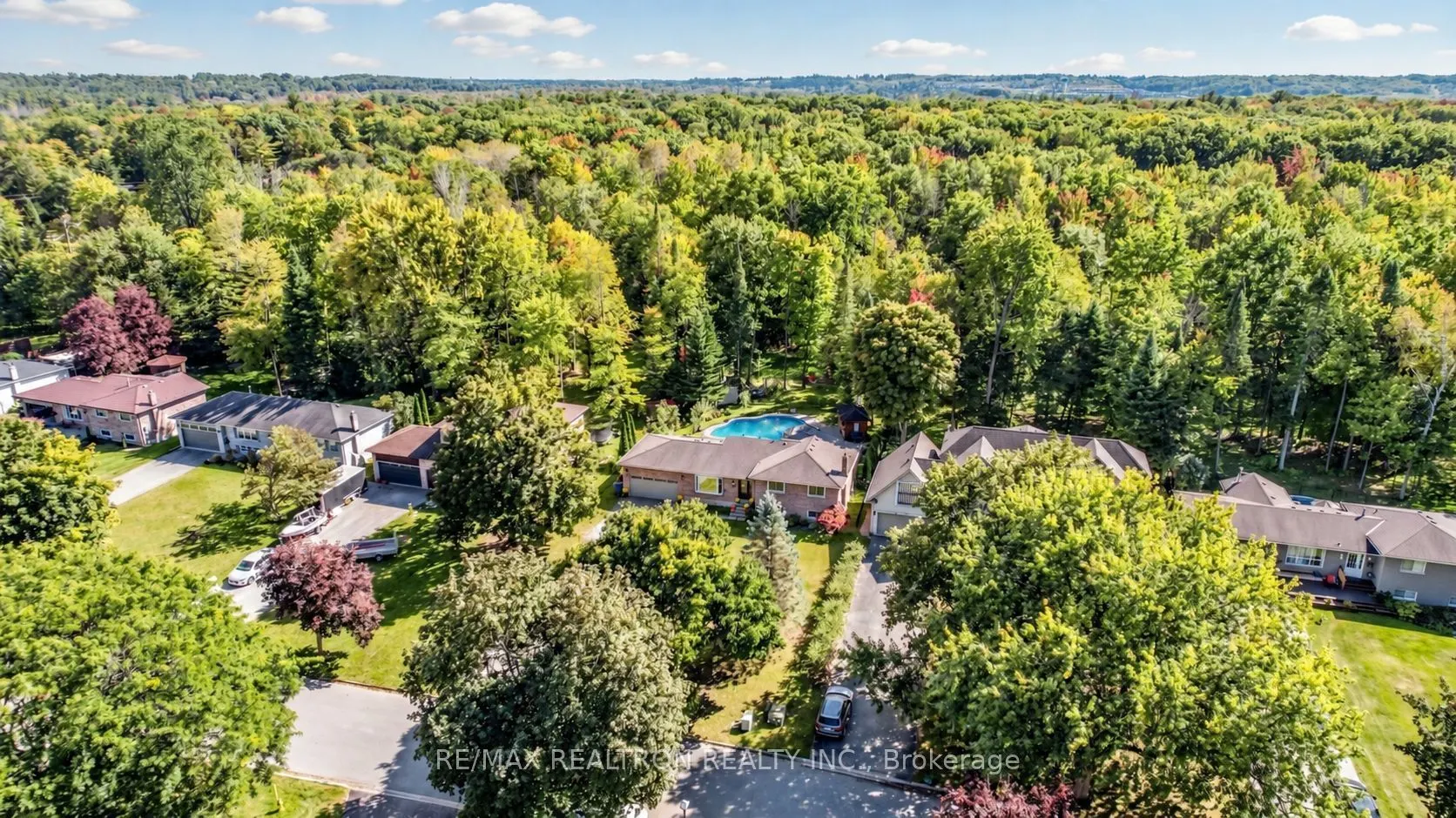 19 Amberglen Court