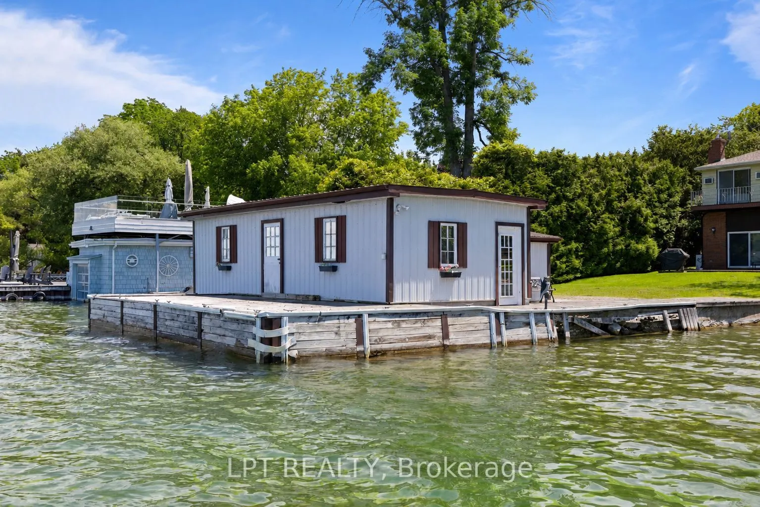 678 Lake Drive E