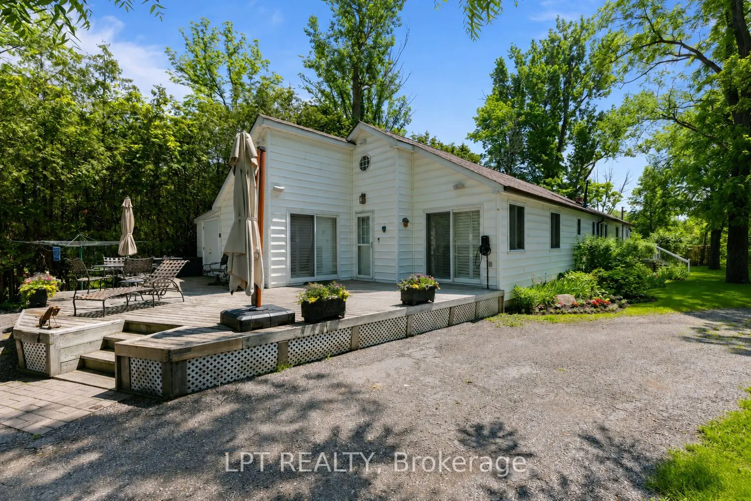 678 Lake Drive E