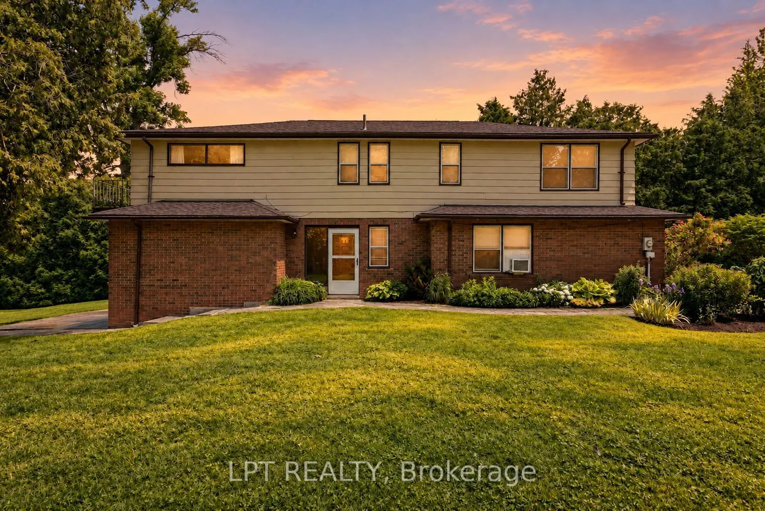 678 Lake Drive E