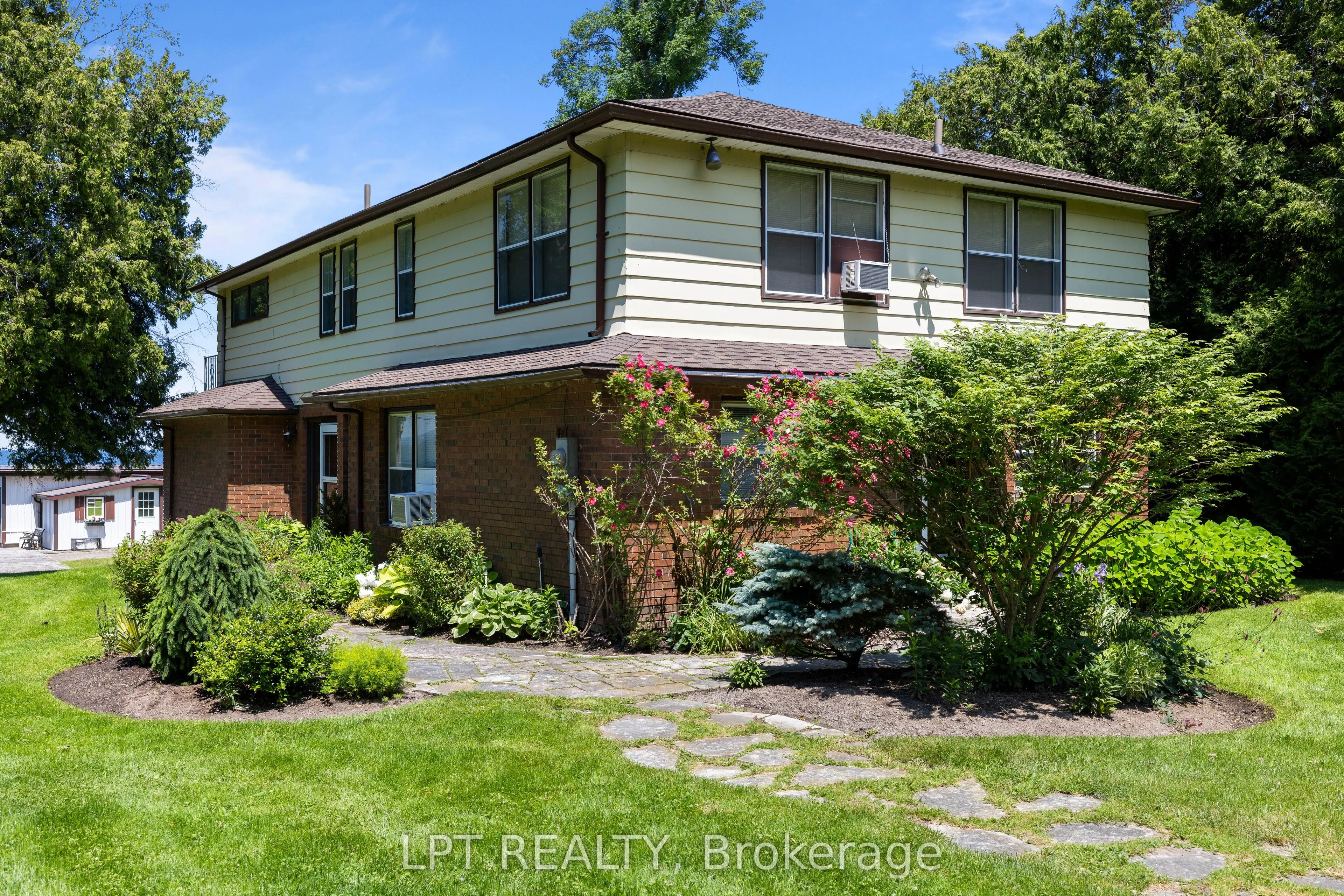 678 Lake Drive E