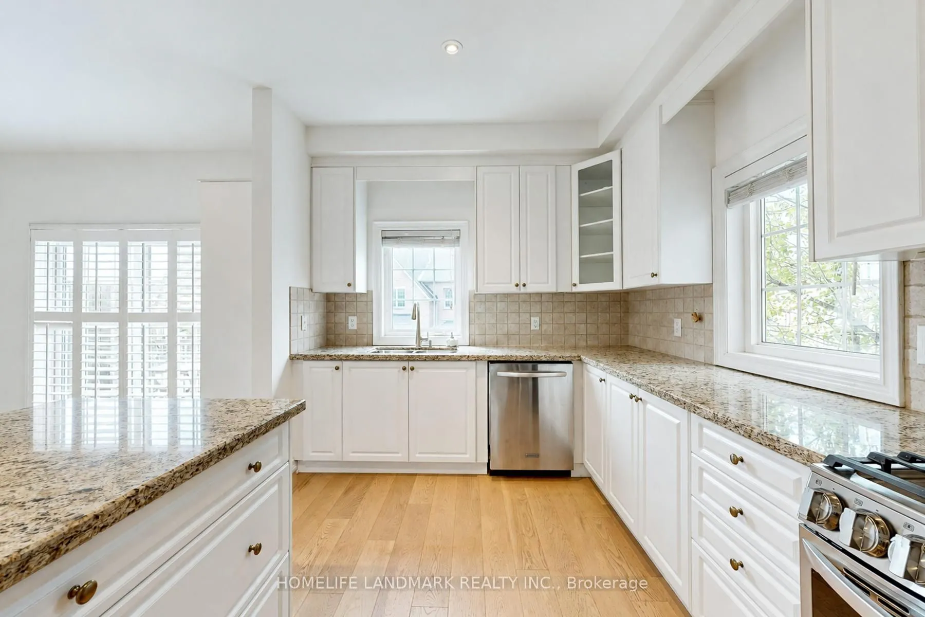 8900 Bathurst Street #27