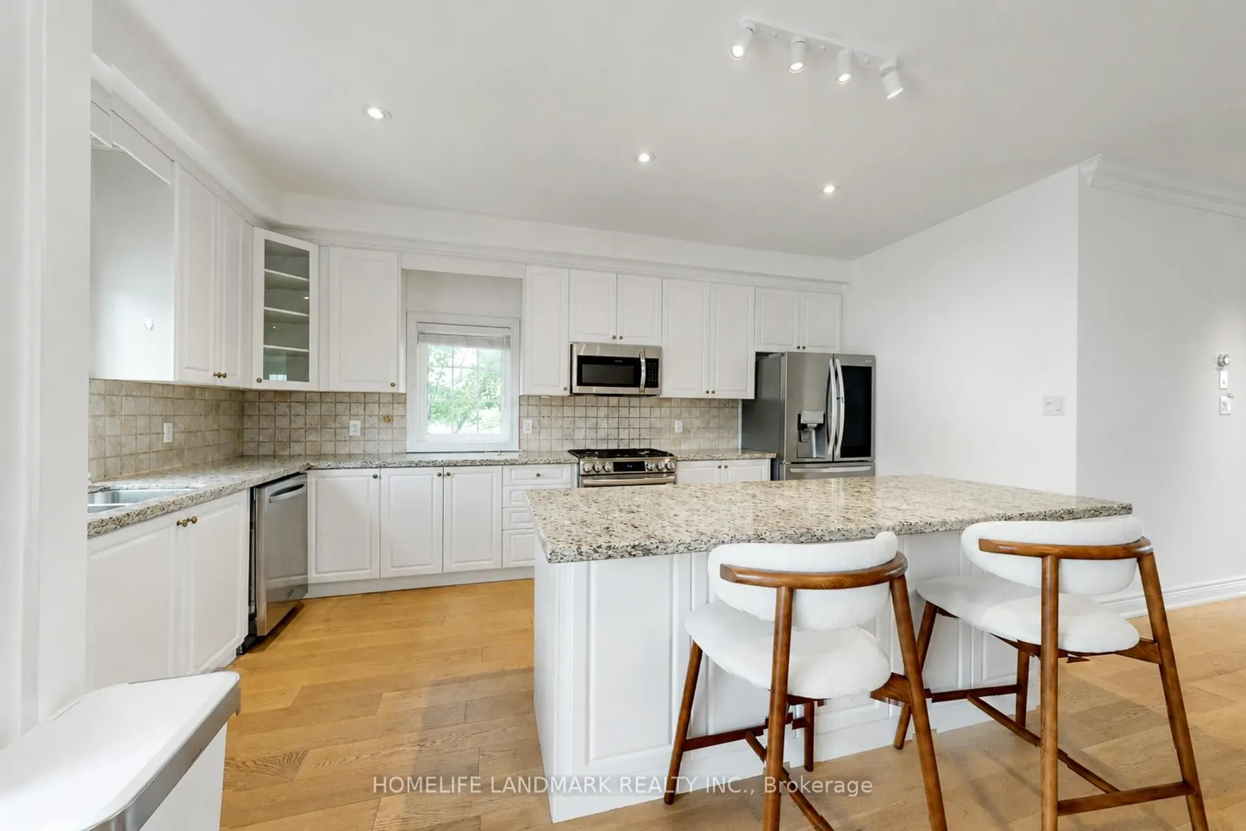 8900 Bathurst Street #27