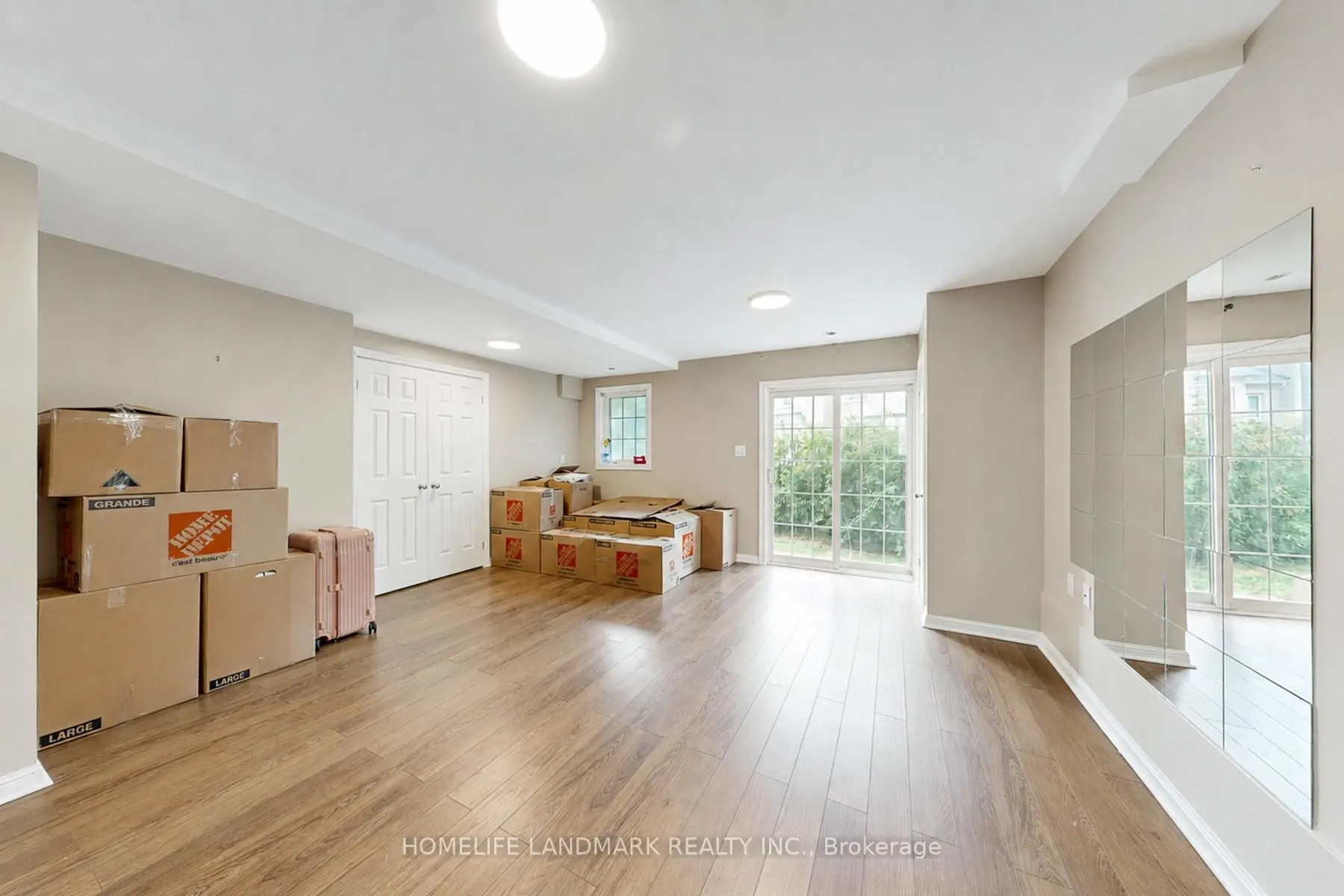 8900 Bathurst Street #27