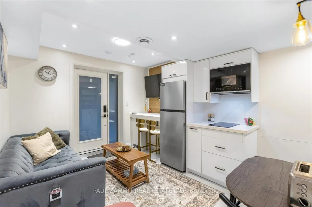 16 Pine Knoll Gate