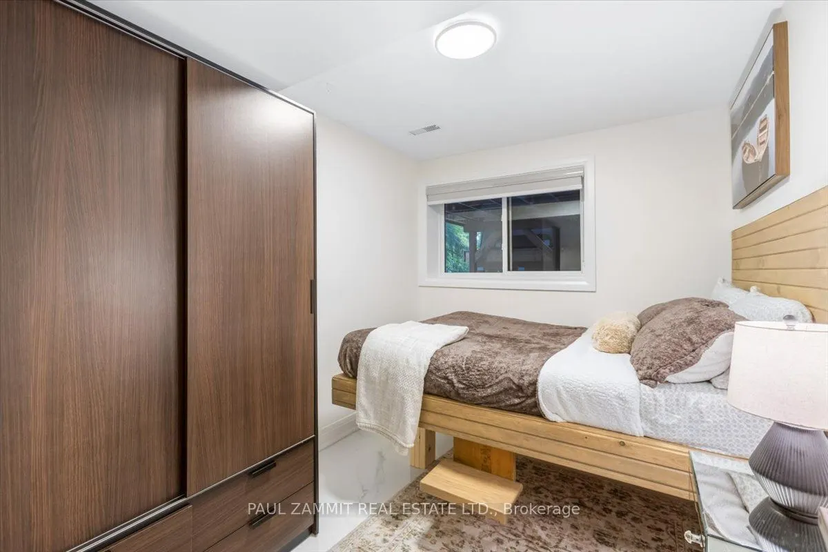 16 Pine Knoll Gate