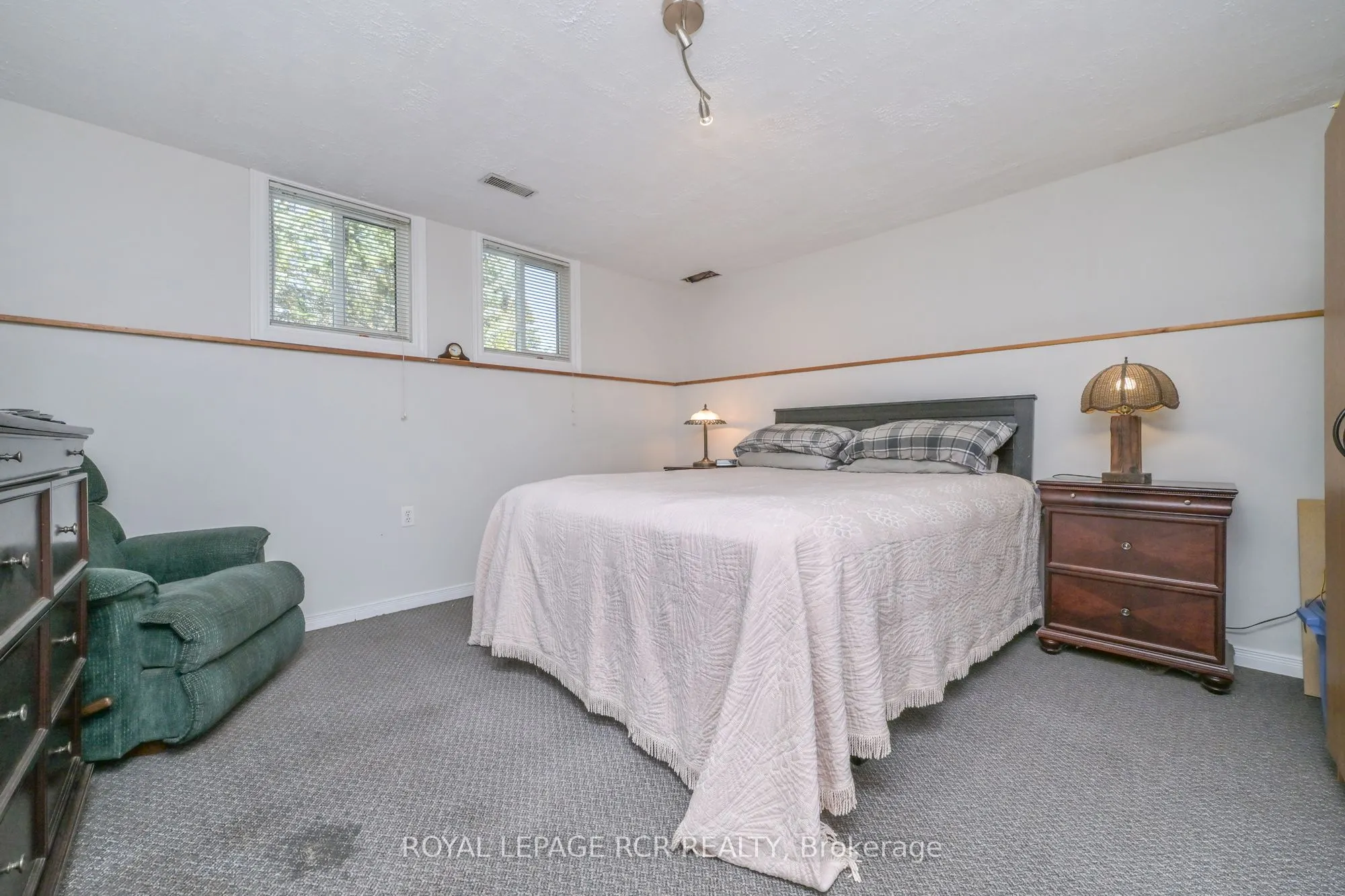 7 Moore Avenue