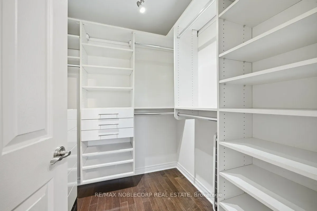 8900 Bathurst Street #37