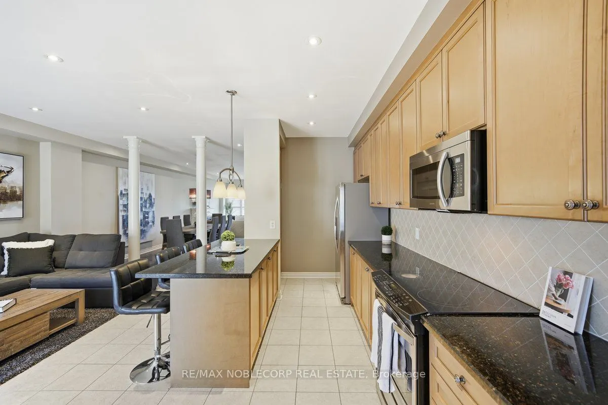 8900 Bathurst Street #37