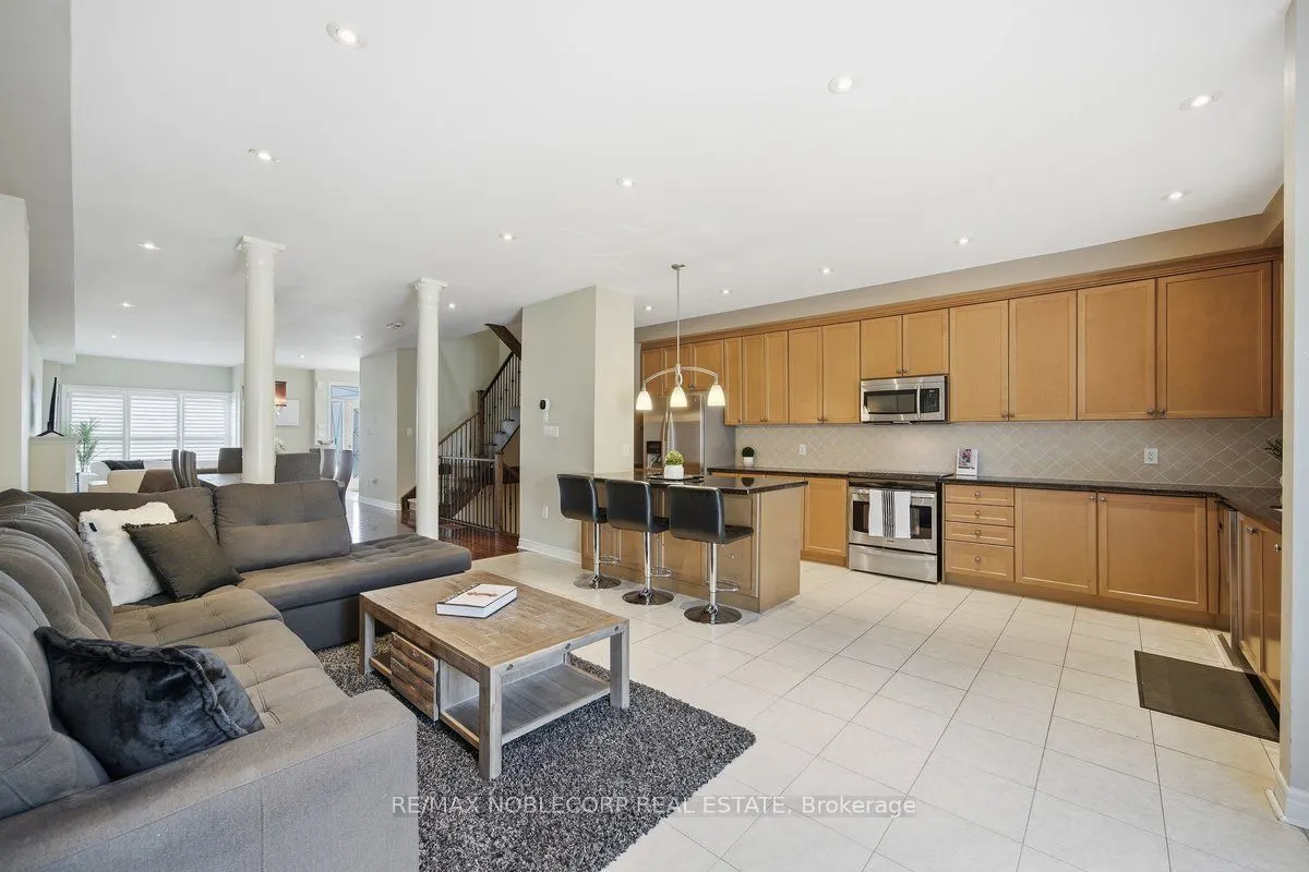 8900 Bathurst Street #37