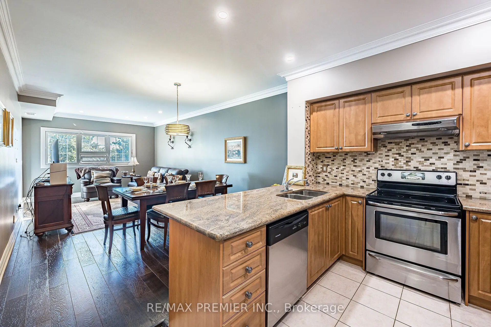 9451 Jane Street #304